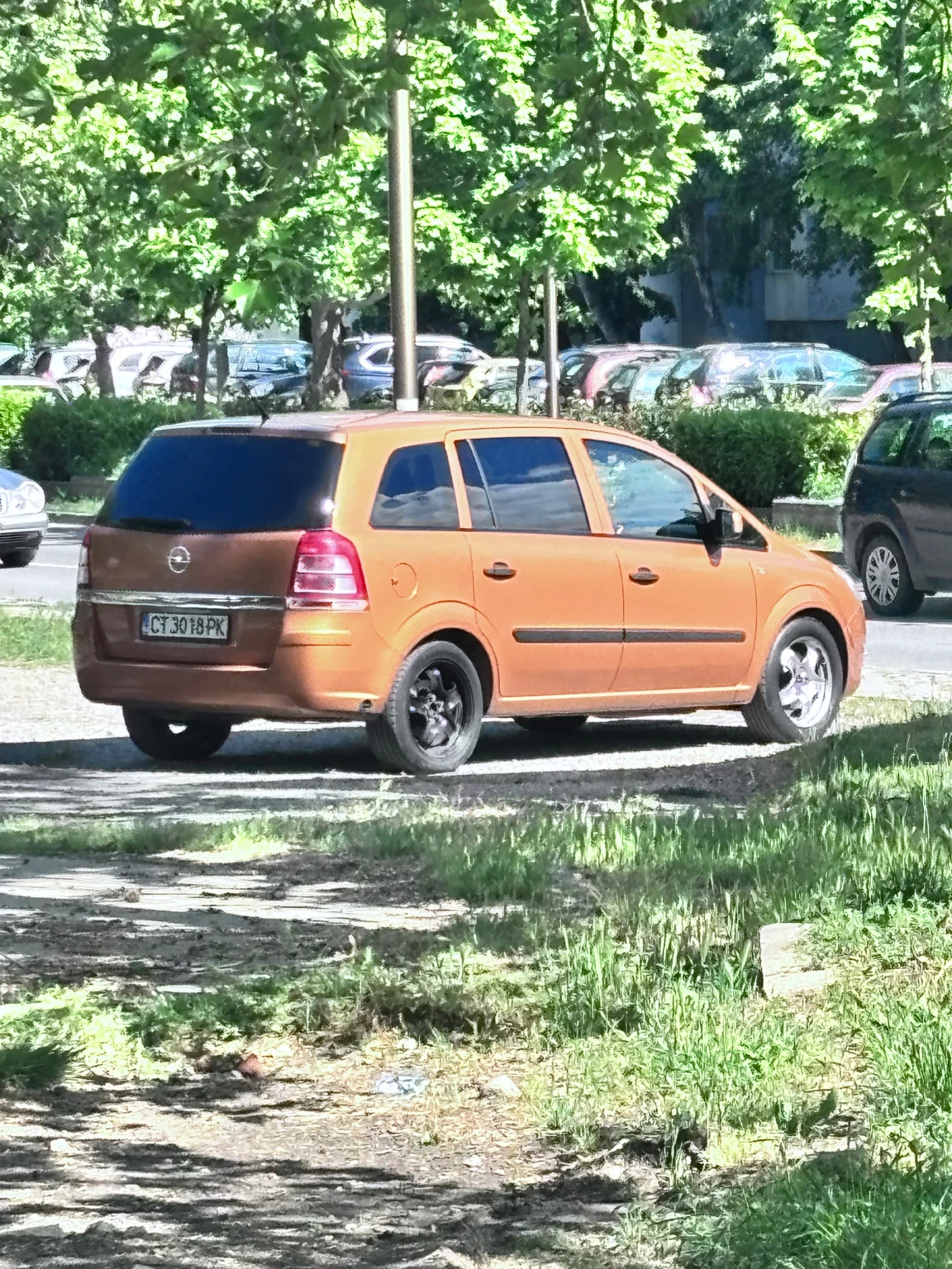 Opel Zafira Ван, снимка 9 - Автомобили и джипове - 54011606