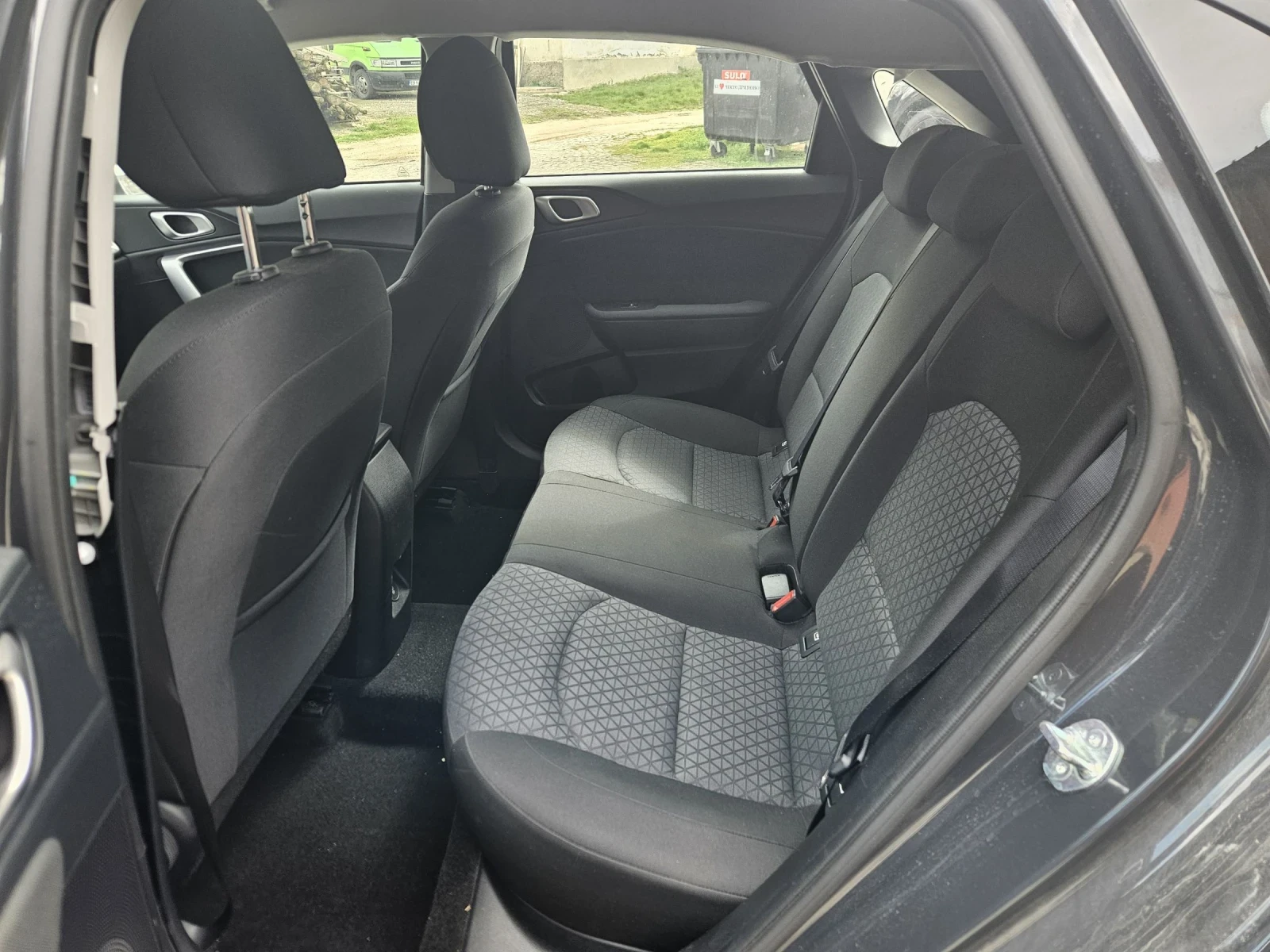 Kia Ceed 1.0i, снимка 5 - Автомобили и джипове - 54042114