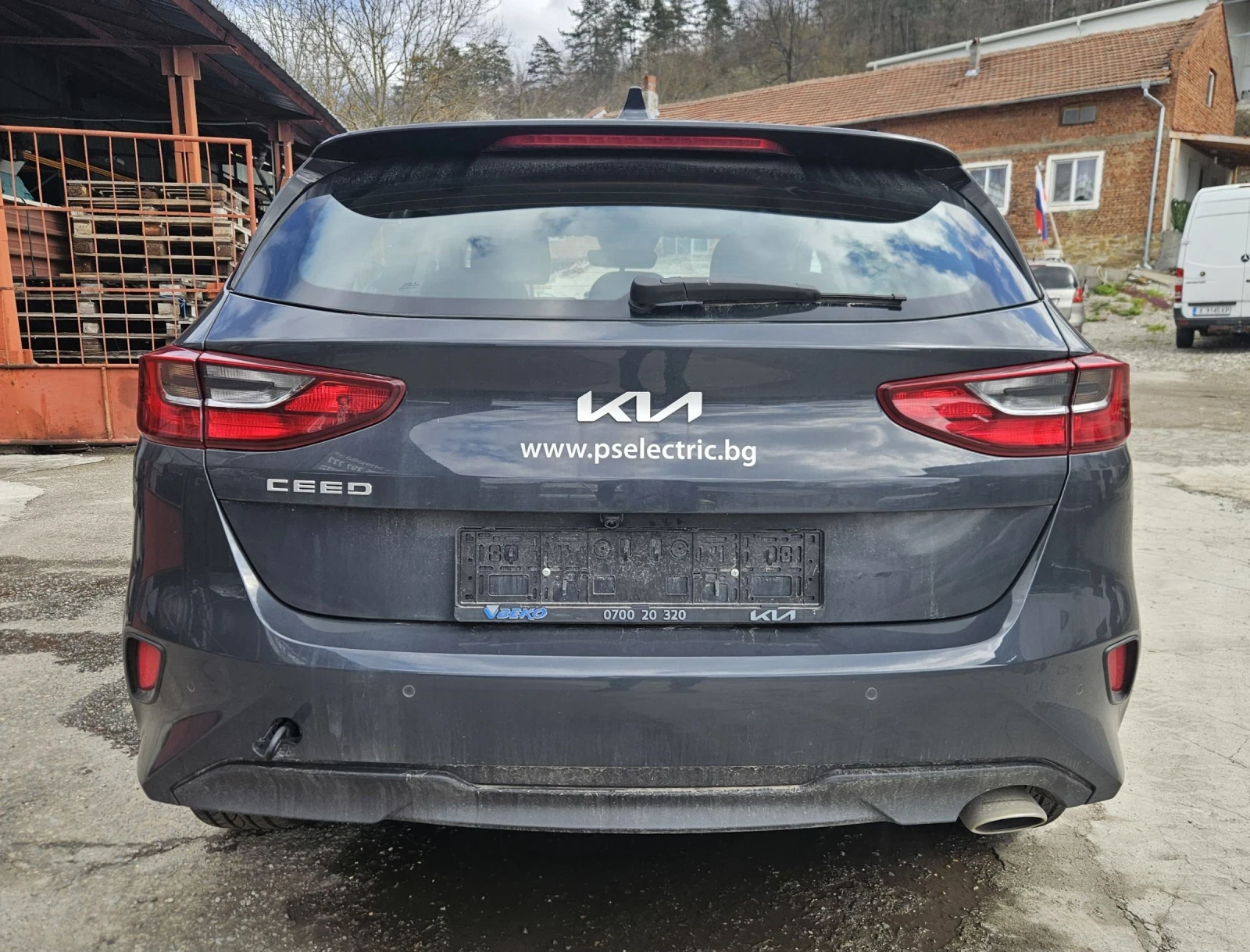 Kia Ceed 1.0i, снимка 3 - Автомобили и джипове - 54042114