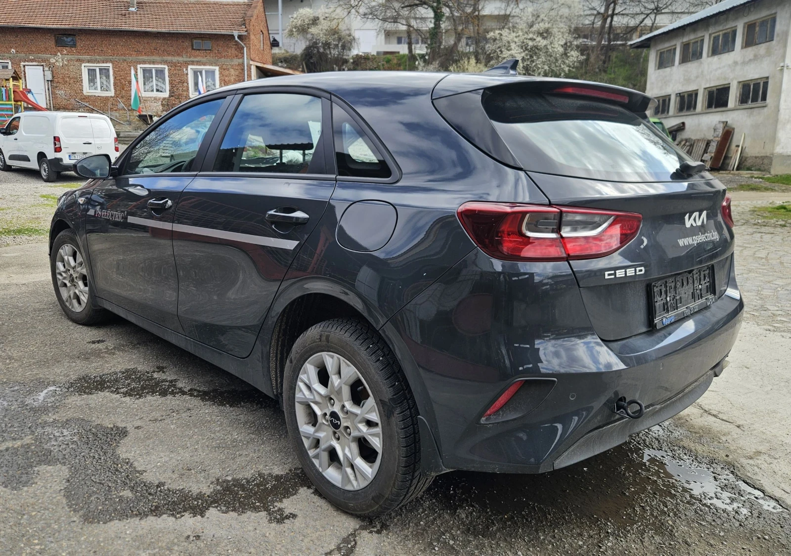 Kia Ceed 1.0i, снимка 2 - Автомобили и джипове - 54042114