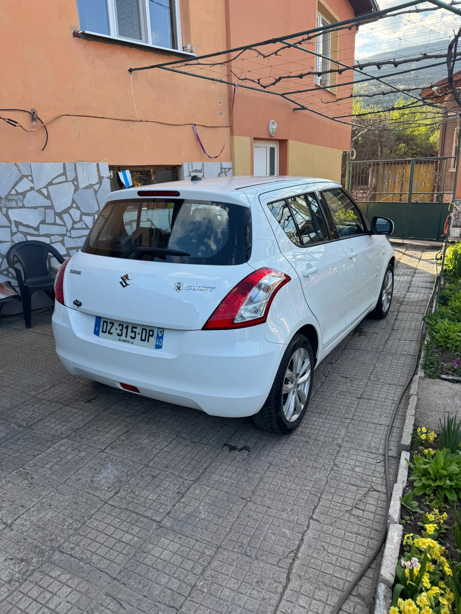 Suzuki Swift 1.2i 100хил км, снимка 6 - Автомобили и джипове - 54127443