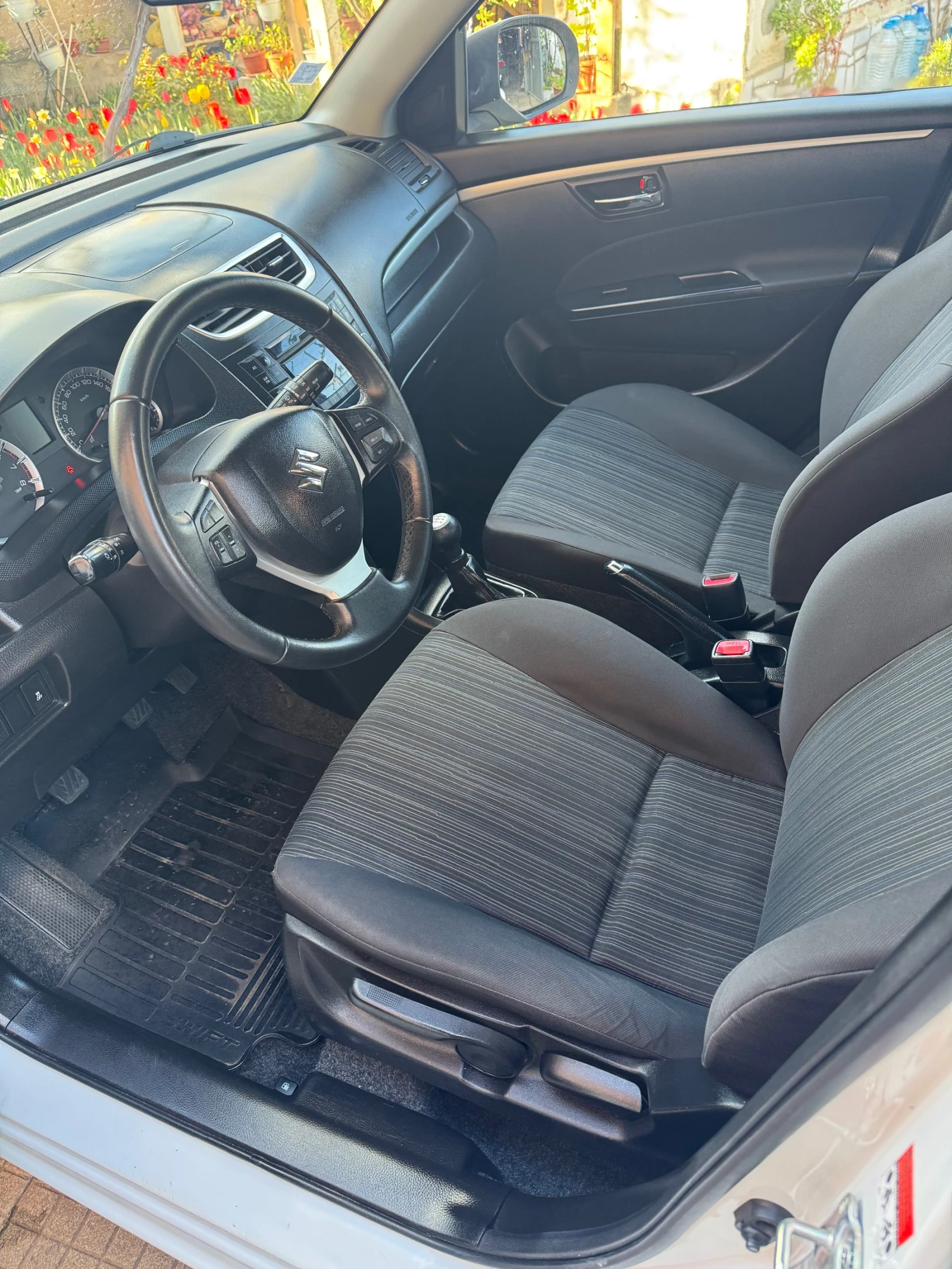 Suzuki Swift 1.2i 100хил км, снимка 7 - Автомобили и джипове - 54127443