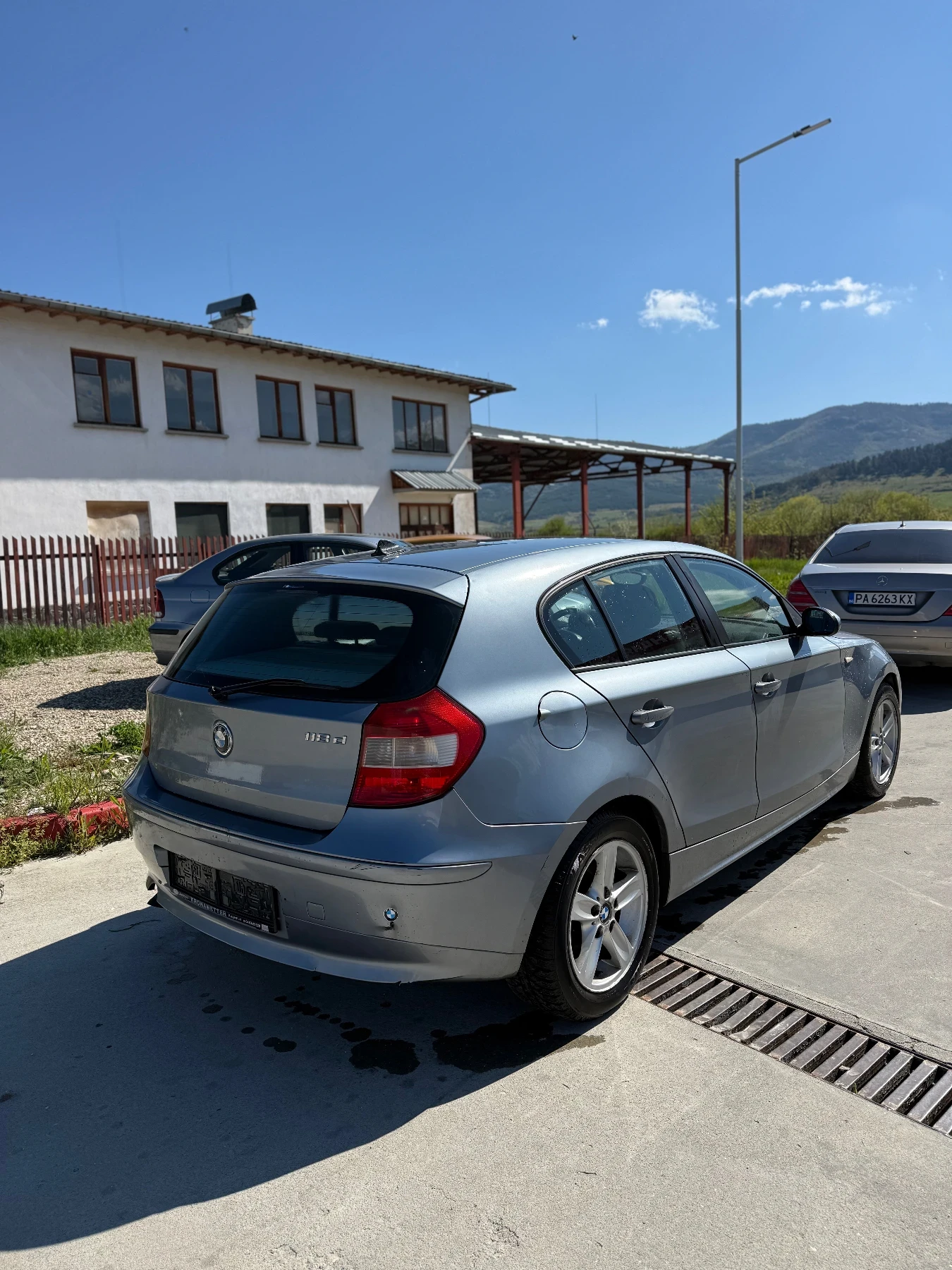 BMW 118 2.0D Обслужен нов внос euro 4, снимка 4 - Автомобили и джипове - 54407564