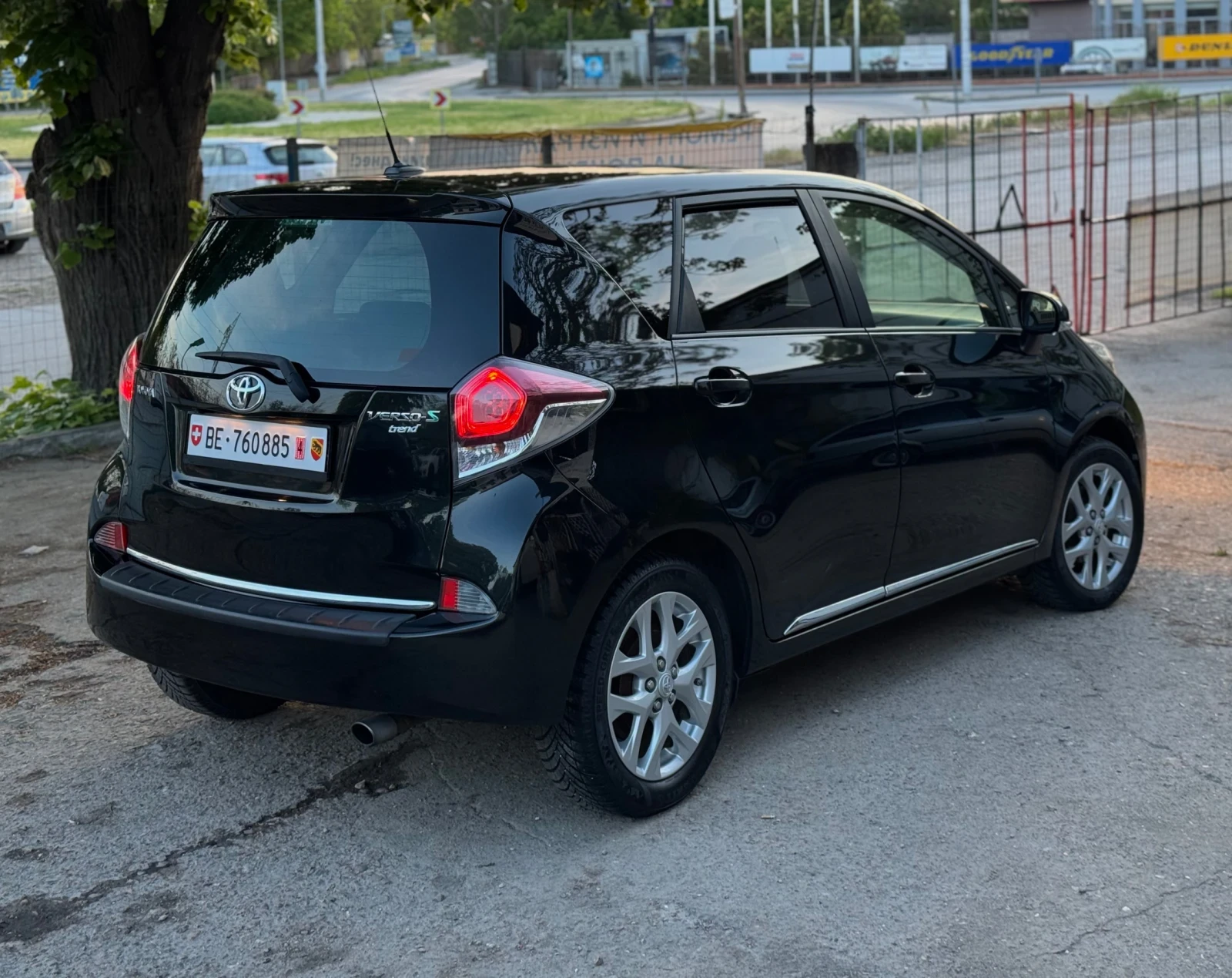 Toyota Verso S CH!FACE!АВТОМАТИК!УНИКАТ!FULL!LED!100ХИЛ КМ!, снимка 2 - Автомобили и джипове - 54445628