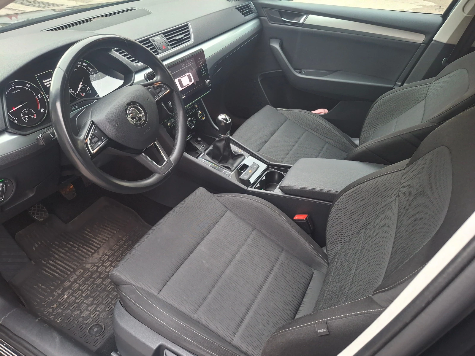 Skoda Superb, снимка 4 - Автомобили и джипове - 54930846