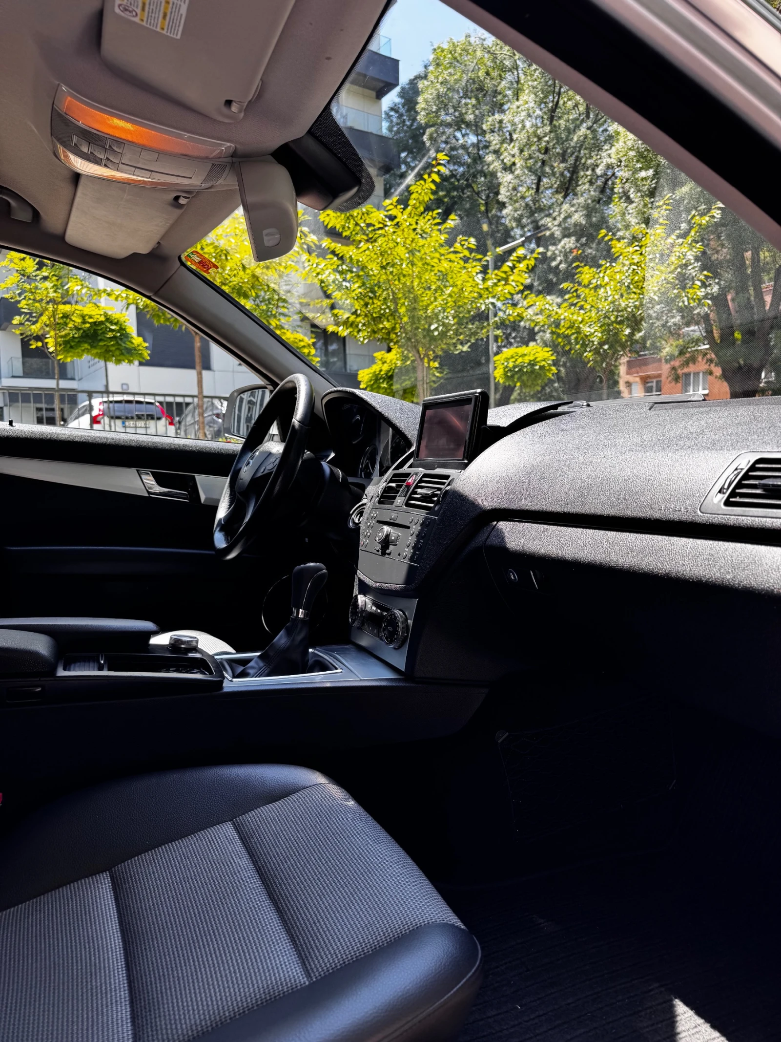 Mercedes-Benz C 220, снимка 11 - Автомобили и джипове - 54987308