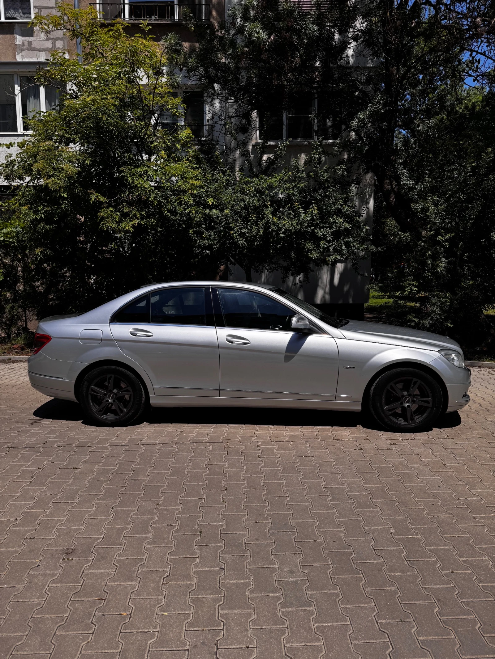 Mercedes-Benz C 220, снимка 2 - Автомобили и джипове - 54987308