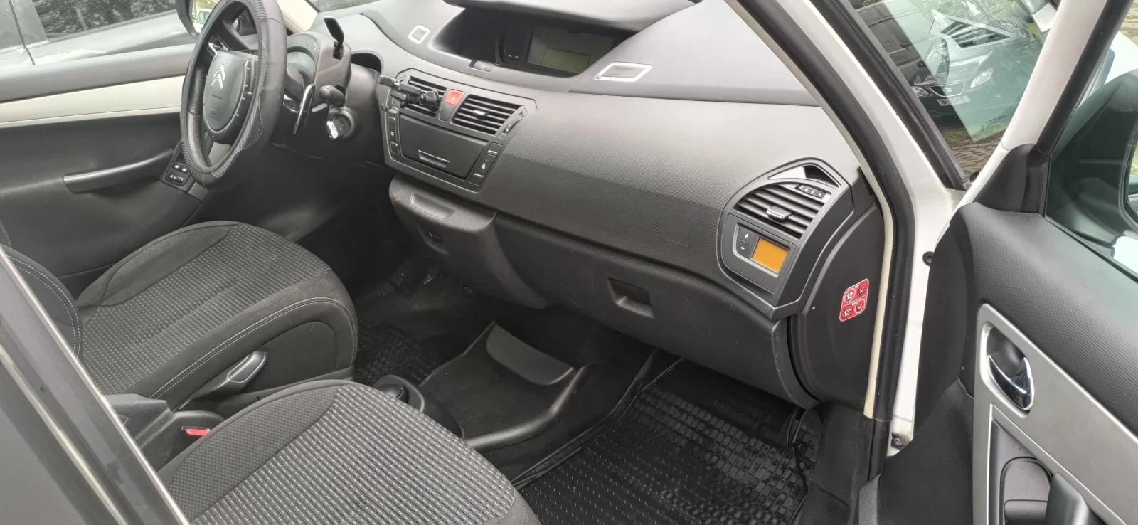 Citroen C4 Picasso UD, снимка 9 - Автомобили и джипове - 55157200