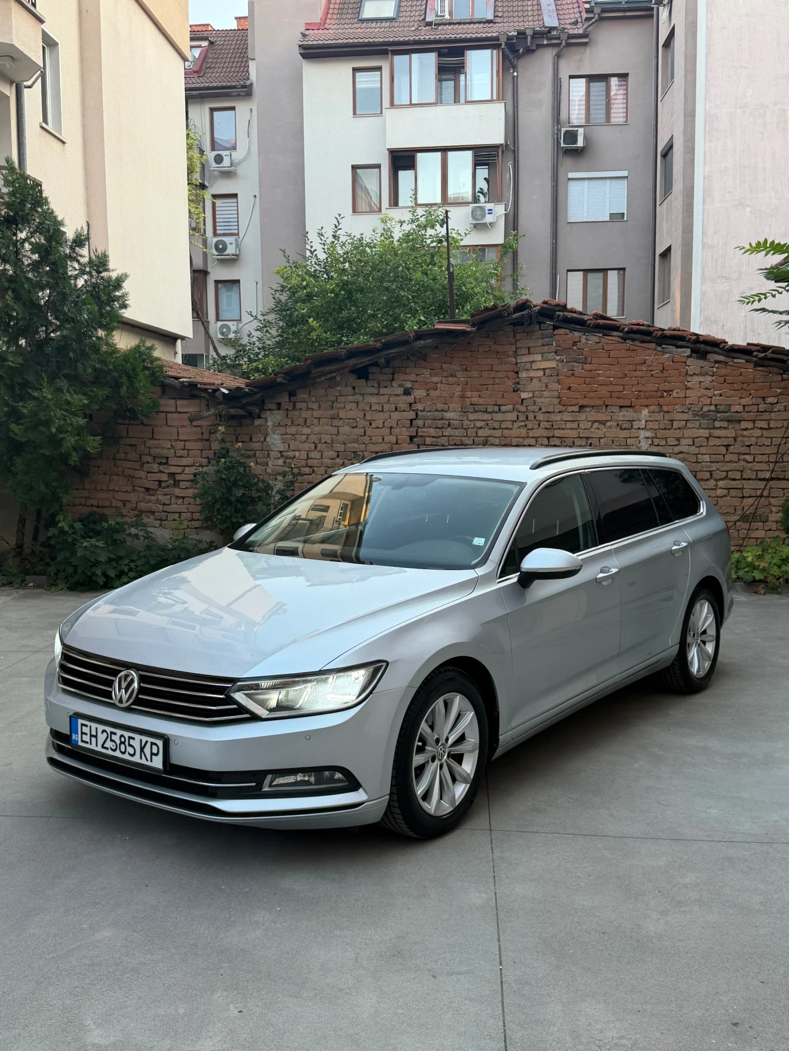 VW Passat 2.0 TDI DSG, снимка 2 - Автомобили и джипове - 55339919