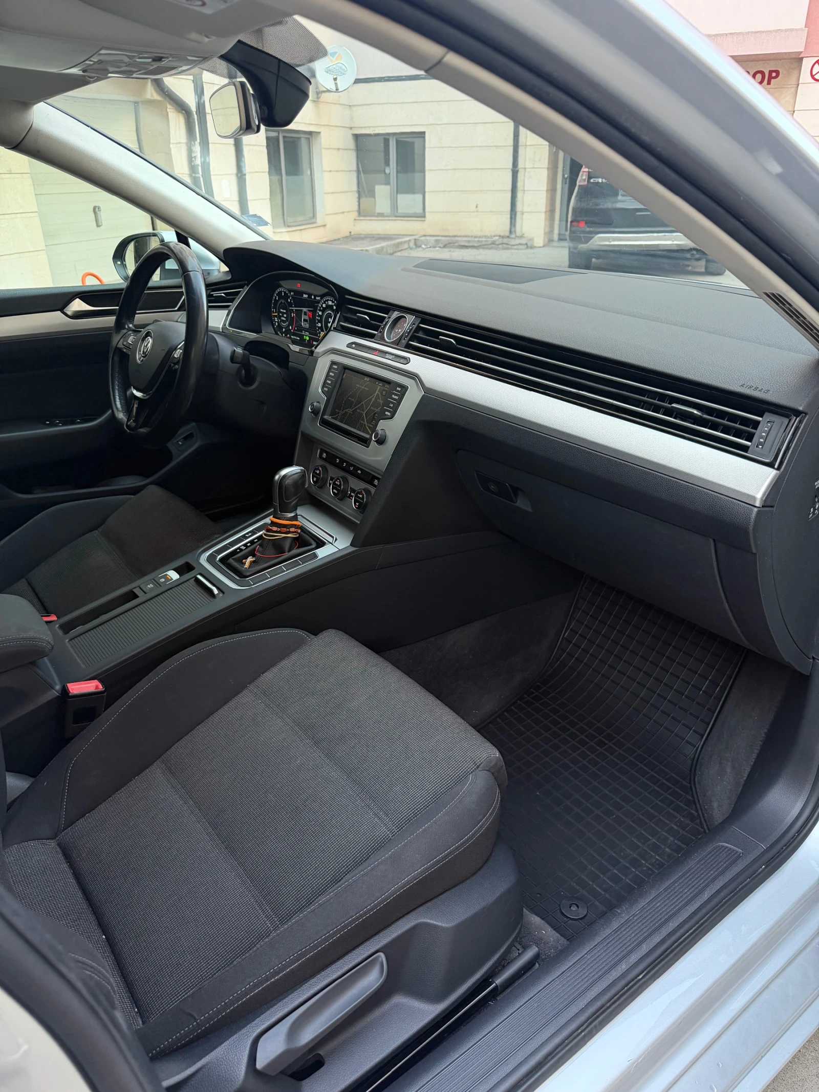 VW Passat 2.0 TDI DSG, снимка 10 - Автомобили и джипове - 55339919