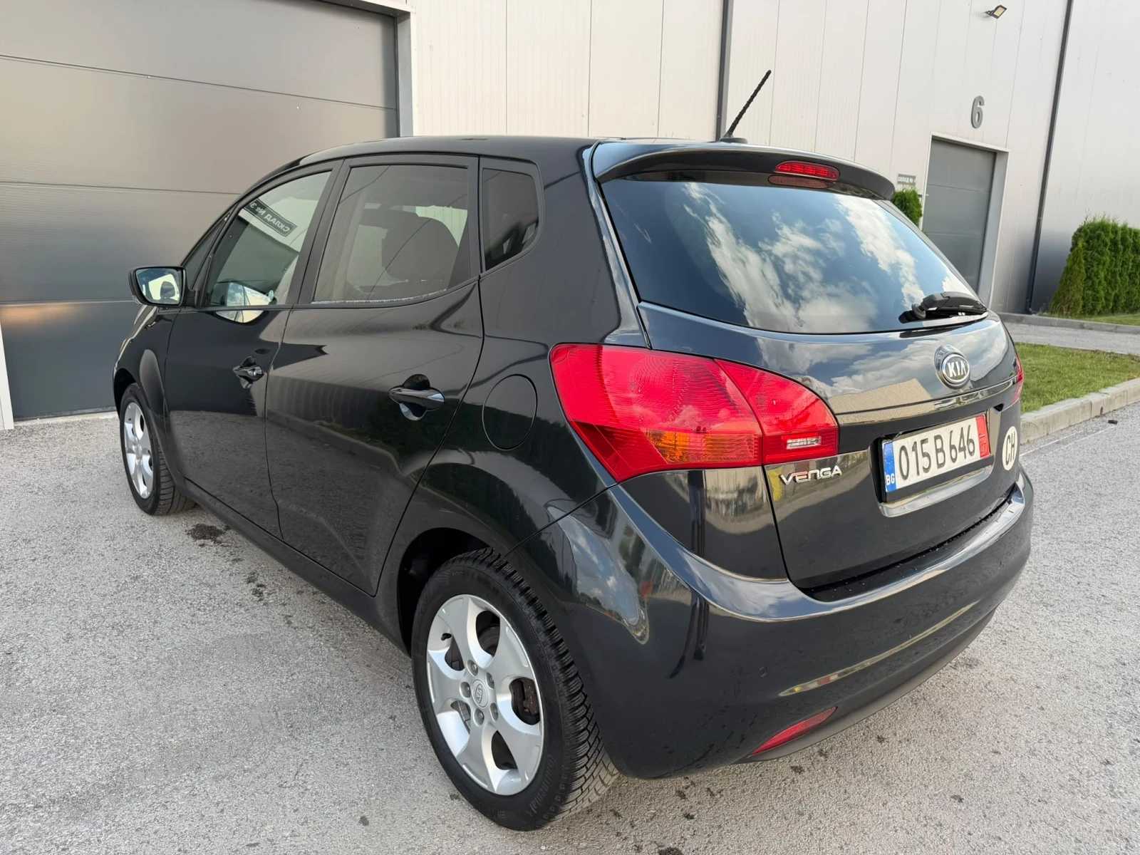 Kia Venga 1.6i.avtomat navi koja Panorama швейцария , снимка 7 - Автомобили и джипове - 55364219