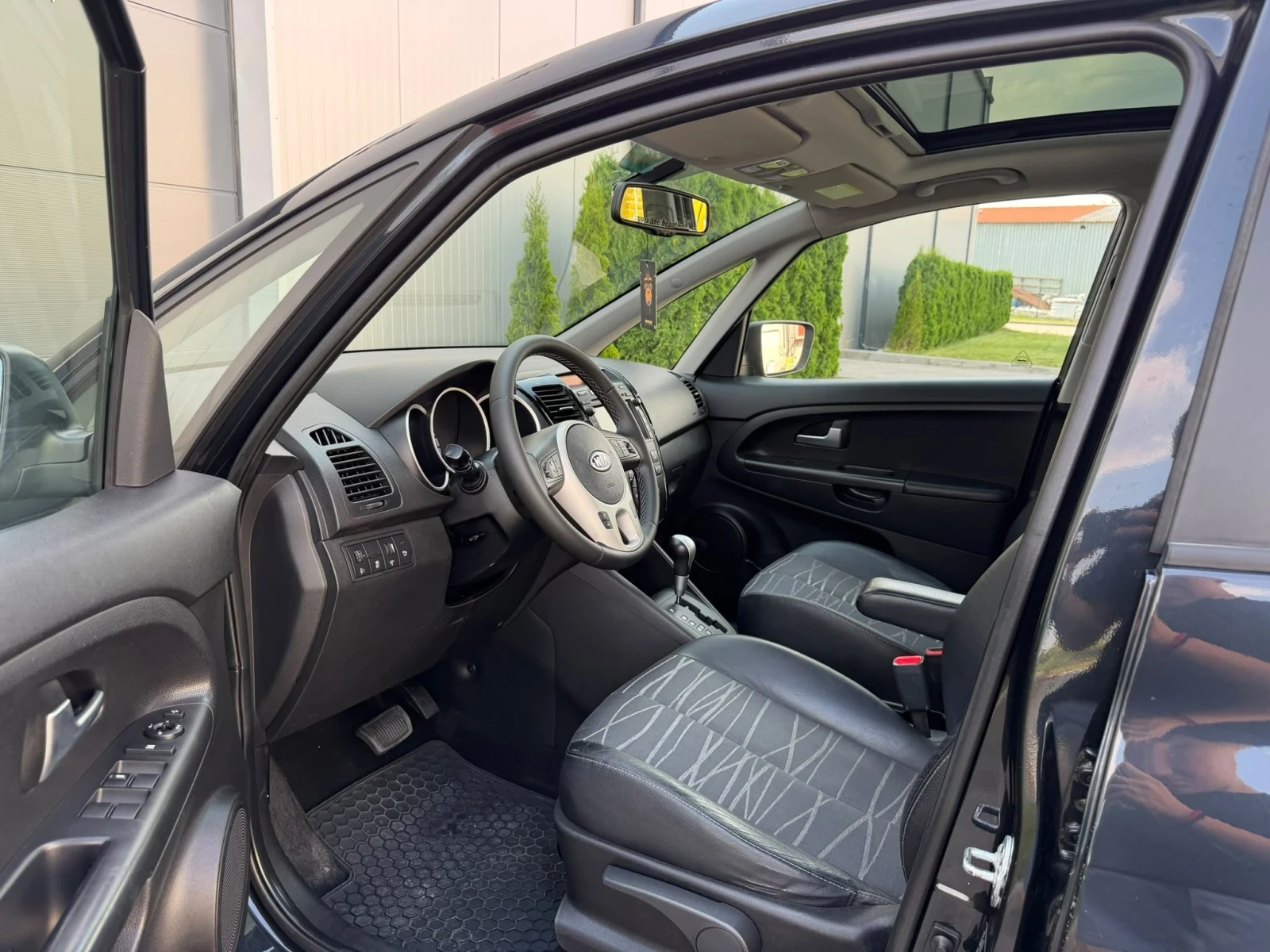 Kia Venga 1.6i.avtomat navi koja Panorama швейцария , снимка 9 - Автомобили и джипове - 55364219
