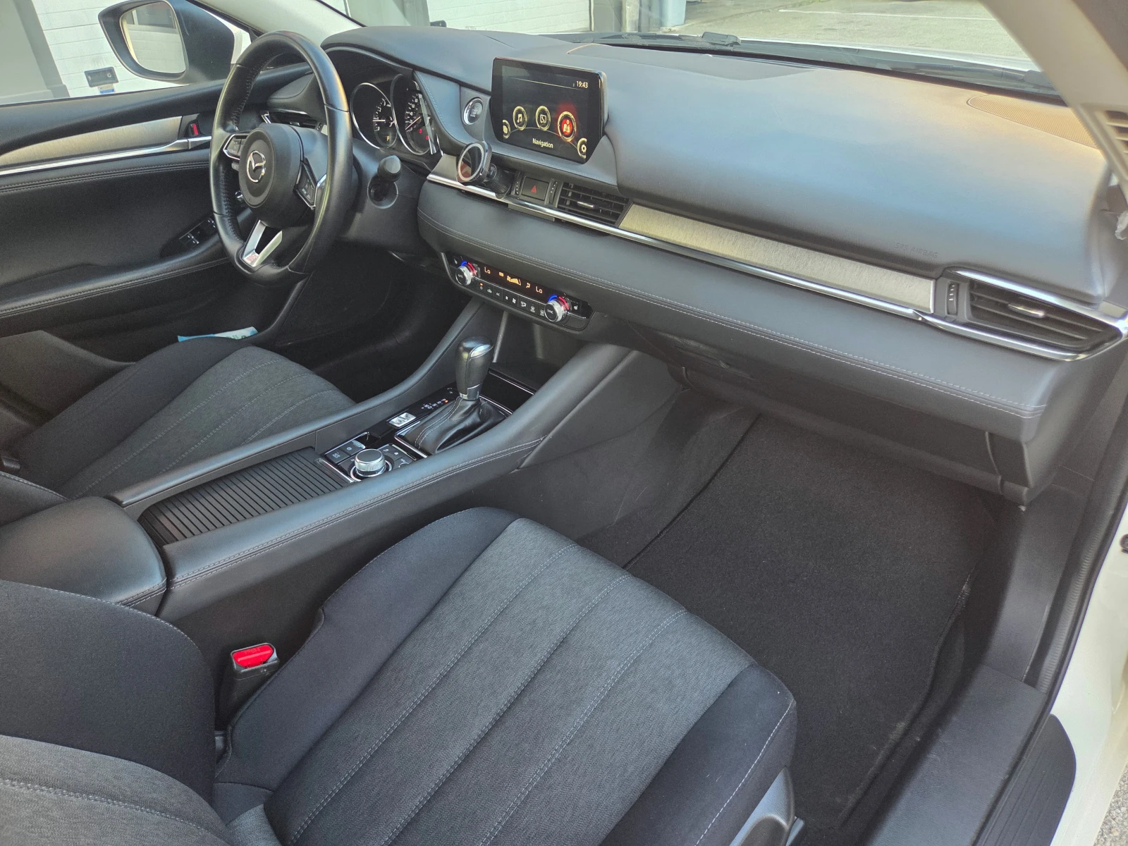 Mazda 6 2.5i/Skyactive-G/AT/Navi/Камера, снимка 14 - Автомобили и джипове - 55491937