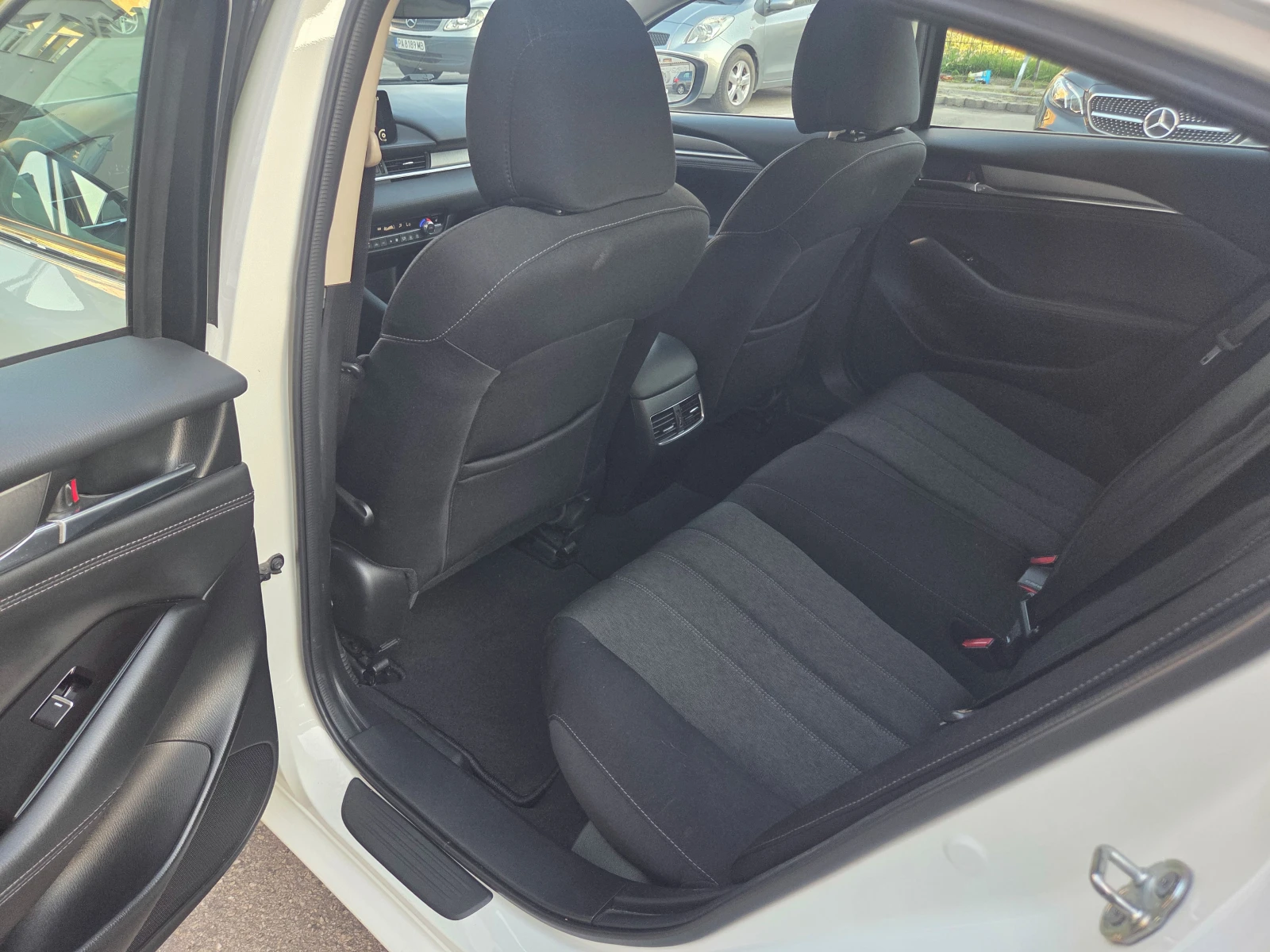 Mazda 6 2.5i/Skyactive-G/AT/Navi/Камера, снимка 16 - Автомобили и джипове - 55491937