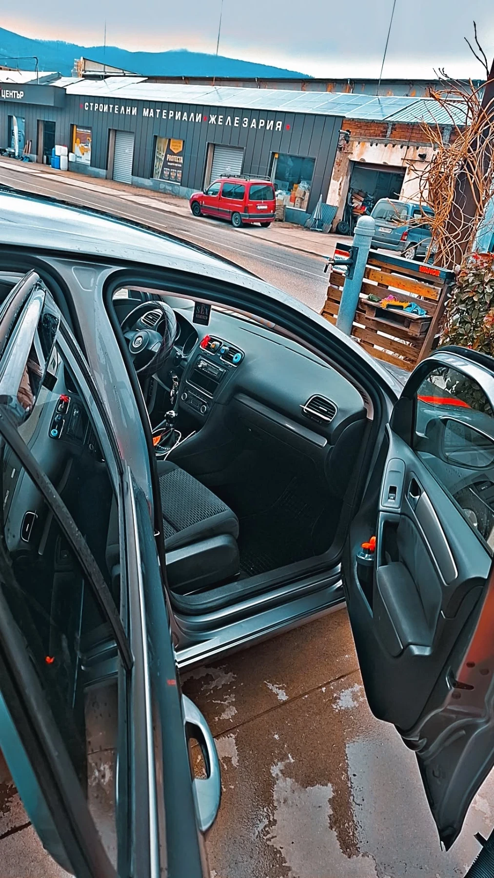 VW Golf, снимка 4 - Автомобили и джипове - 55705691