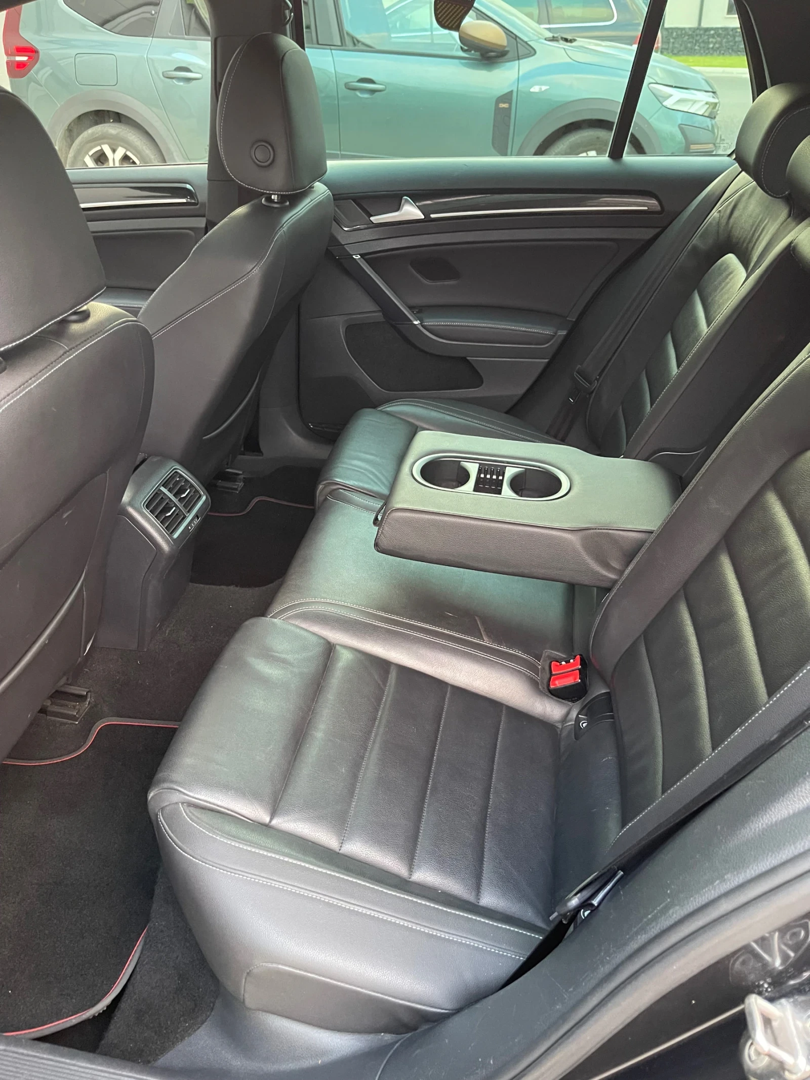 VW Golf 2.0 GTD / 184к.с/ Distronic , снимка 12 - Автомобили и джипове - 55827384