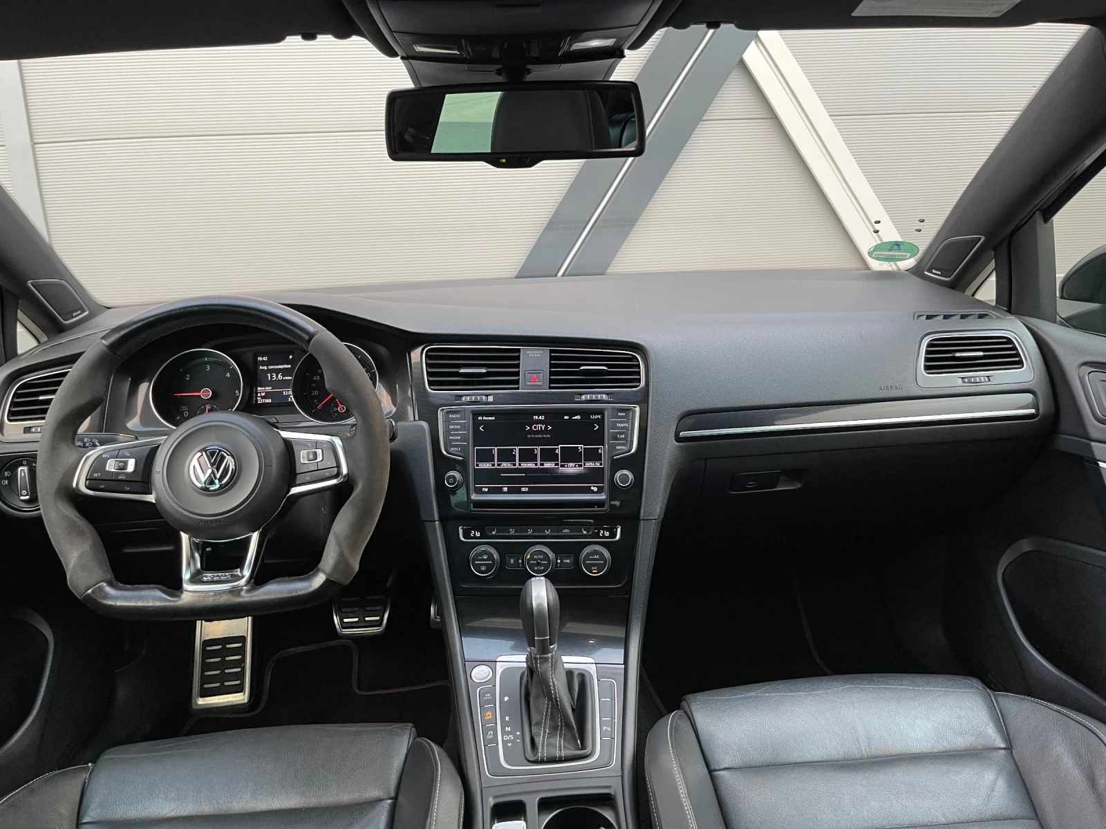 VW Golf 2.0 GTD / 184к.с/ Distronic , снимка 13 - Автомобили и джипове - 55827384