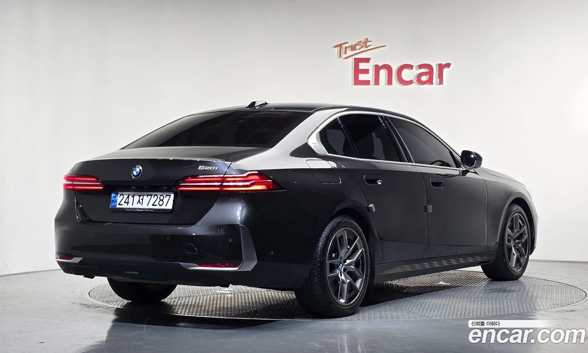 BMW 520 520i, снимка 2 - Автомобили и джипове - 56157024