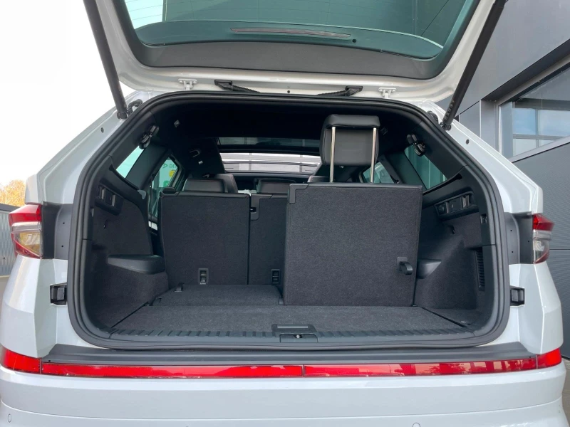 Skoda Kodiaq 2.0TSI* RS* 6+ 1* 4X4* DISTR* PANO* MEMORY* 360CAM, снимка 17 - Автомобили и джипове - 52446155