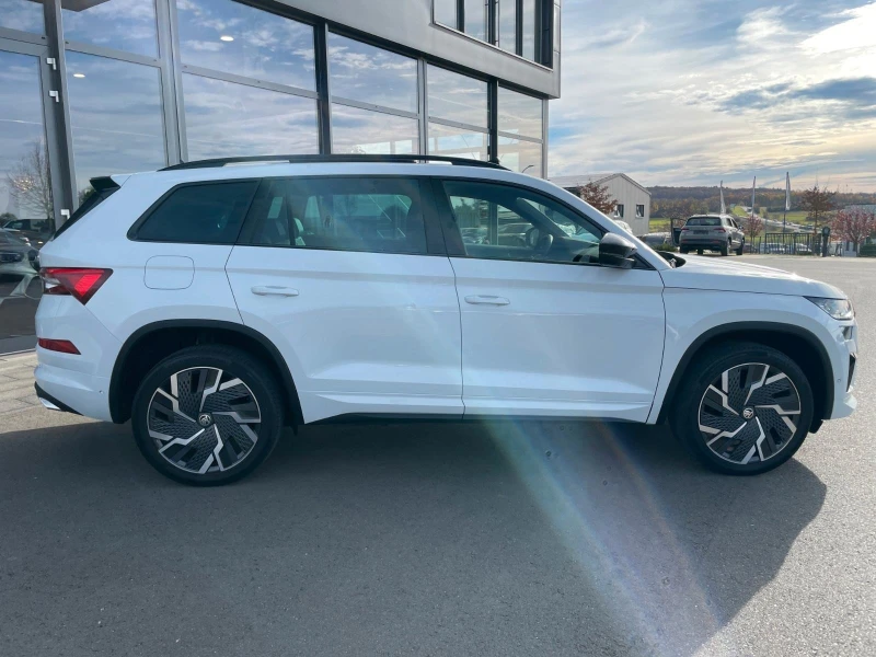 Skoda Kodiaq 2.0TSI* RS* 6+ 1* 4X4* DISTR* PANO* MEMORY* 360CAM, снимка 4 - Автомобили и джипове - 52446155