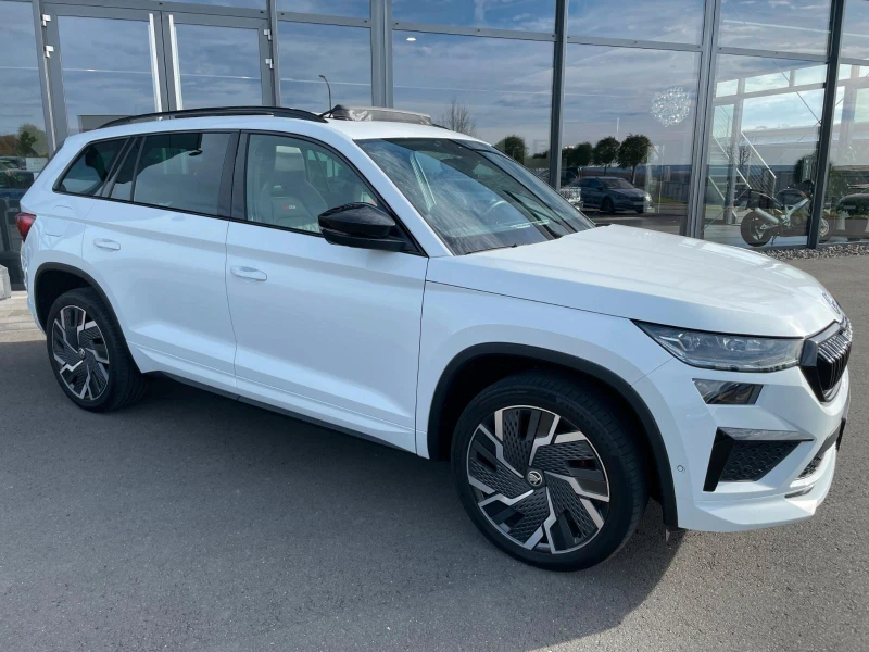 Skoda Kodiaq 2.0TSI* RS* 6+ 1* 4X4* DISTR* PANO* MEMORY* 360CAM, снимка 3 - Автомобили и джипове - 52446155