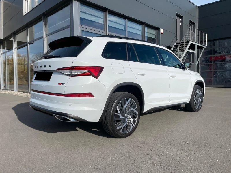 Skoda Kodiaq 2.0TSI* RS* 6+ 1* 4X4* DISTR* PANO* MEMORY* 360CAM, снимка 5 - Автомобили и джипове - 52446155