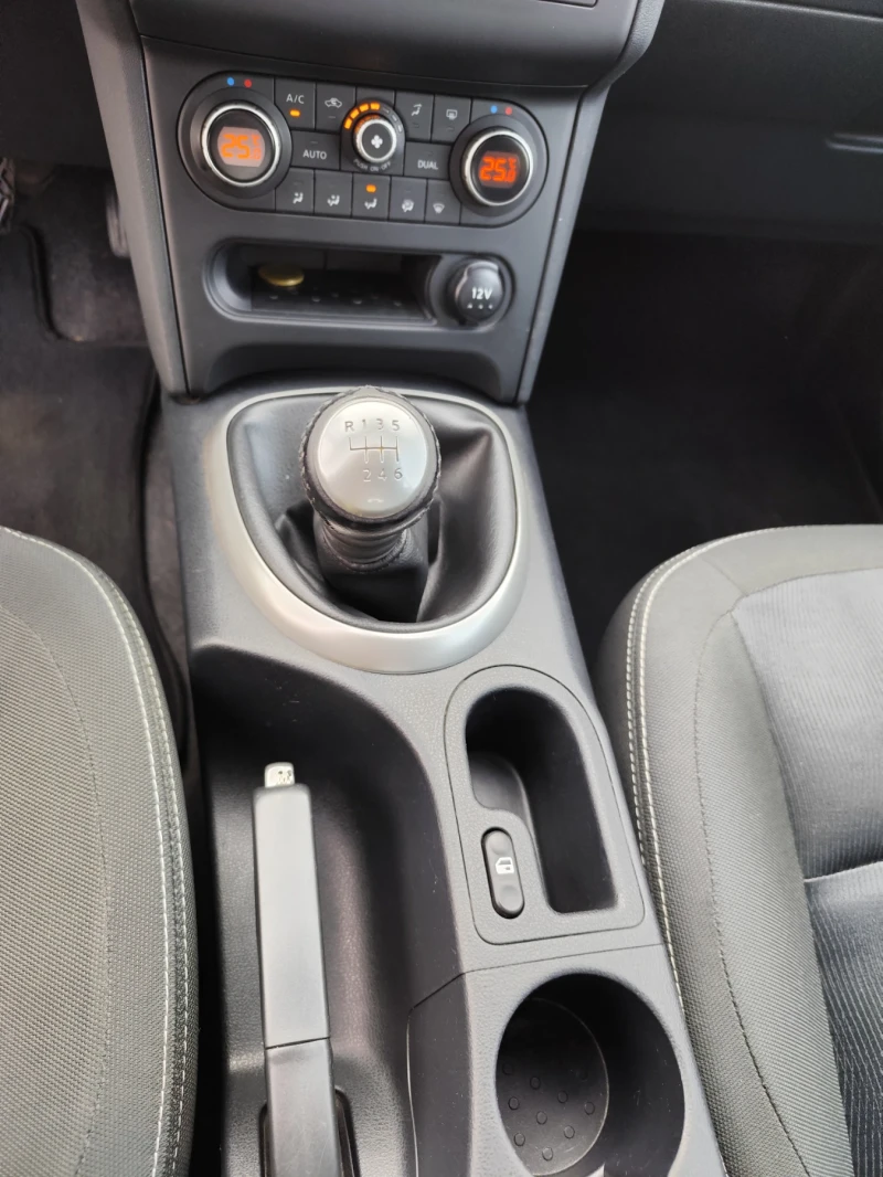 Nissan Qashqai, снимка 9 - Автомобили и джипове - 52629151