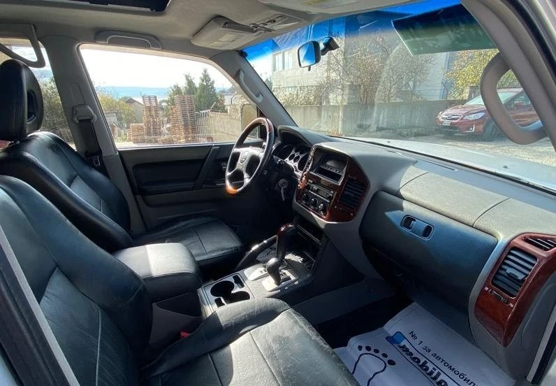 Mitsubishi Pajero, снимка 11 - Автомобили и джипове - 49512069