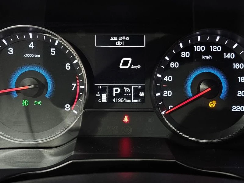 SsangYong Tivoli 1.5 175950 Automatic, снимка 8 - Автомобили и джипове - 55749207