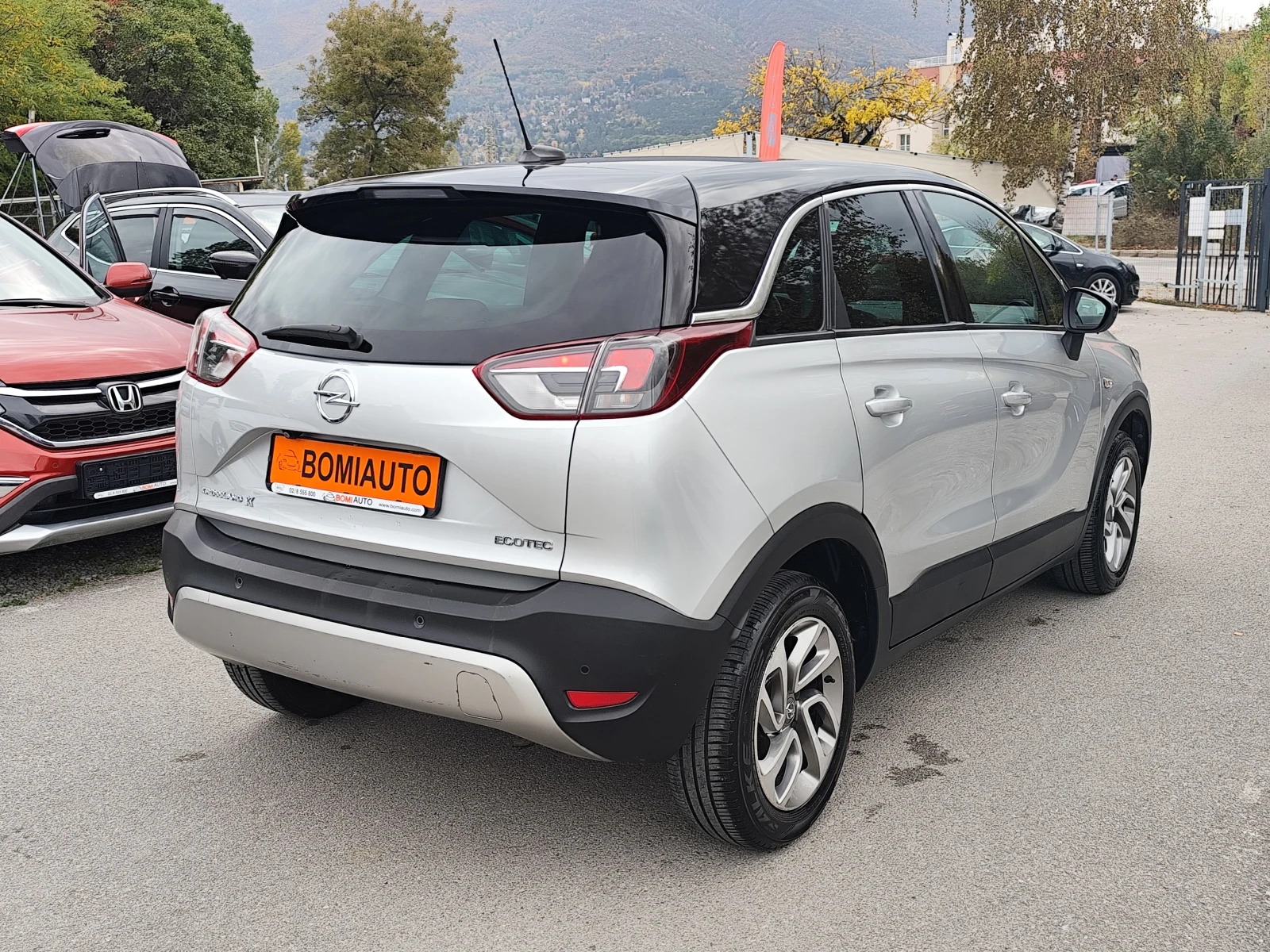 Opel Crossland X 1.2i/ГАЗ* LED* NAVI* КОЖА* EURO6B*  - изображение 4