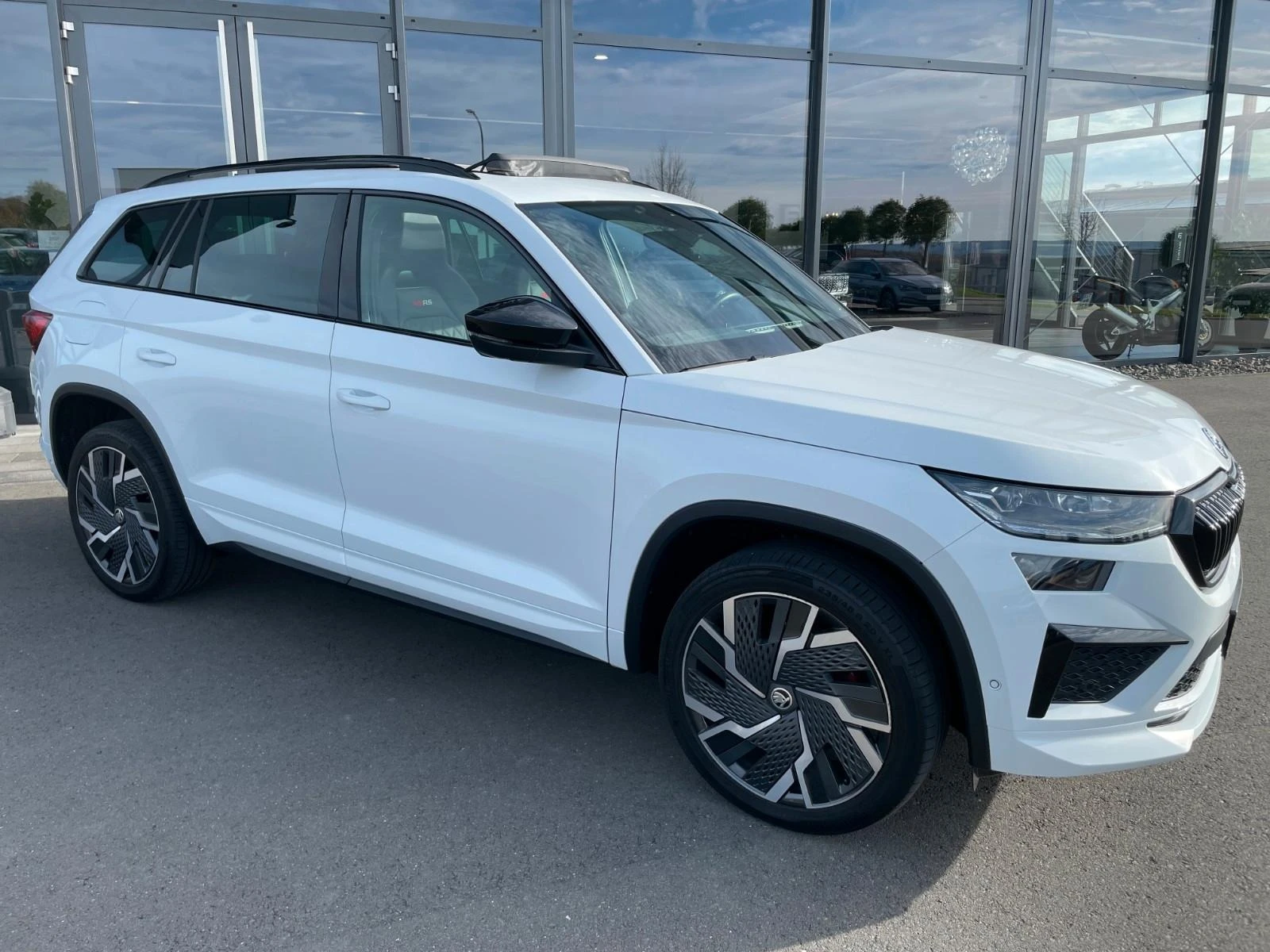 Skoda Kodiaq 2.0TSI* RS* 6+ 1* 4X4* DISTR* PANO* MEMORY* 360CAM - изображение 3