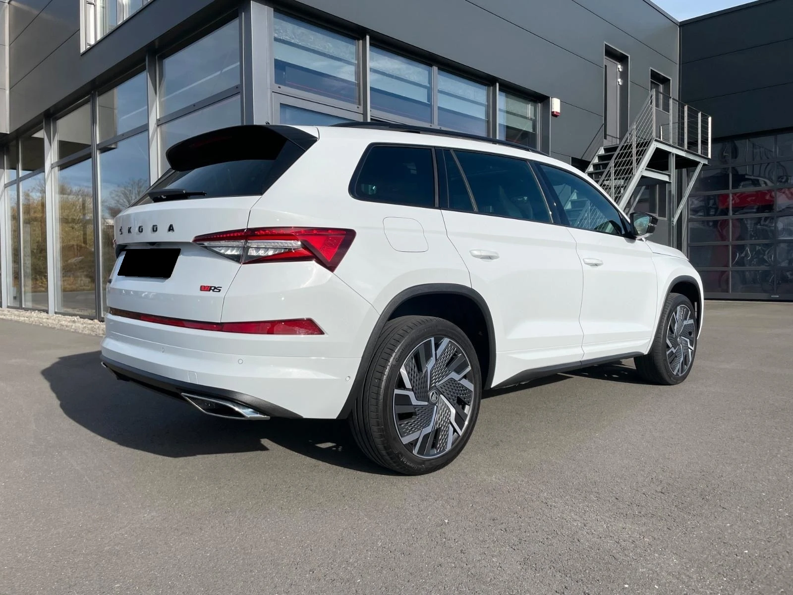 Skoda Kodiaq 2.0TSI* RS* 6+ 1* 4X4* DISTR* PANO* MEMORY* 360CAM - изображение 5