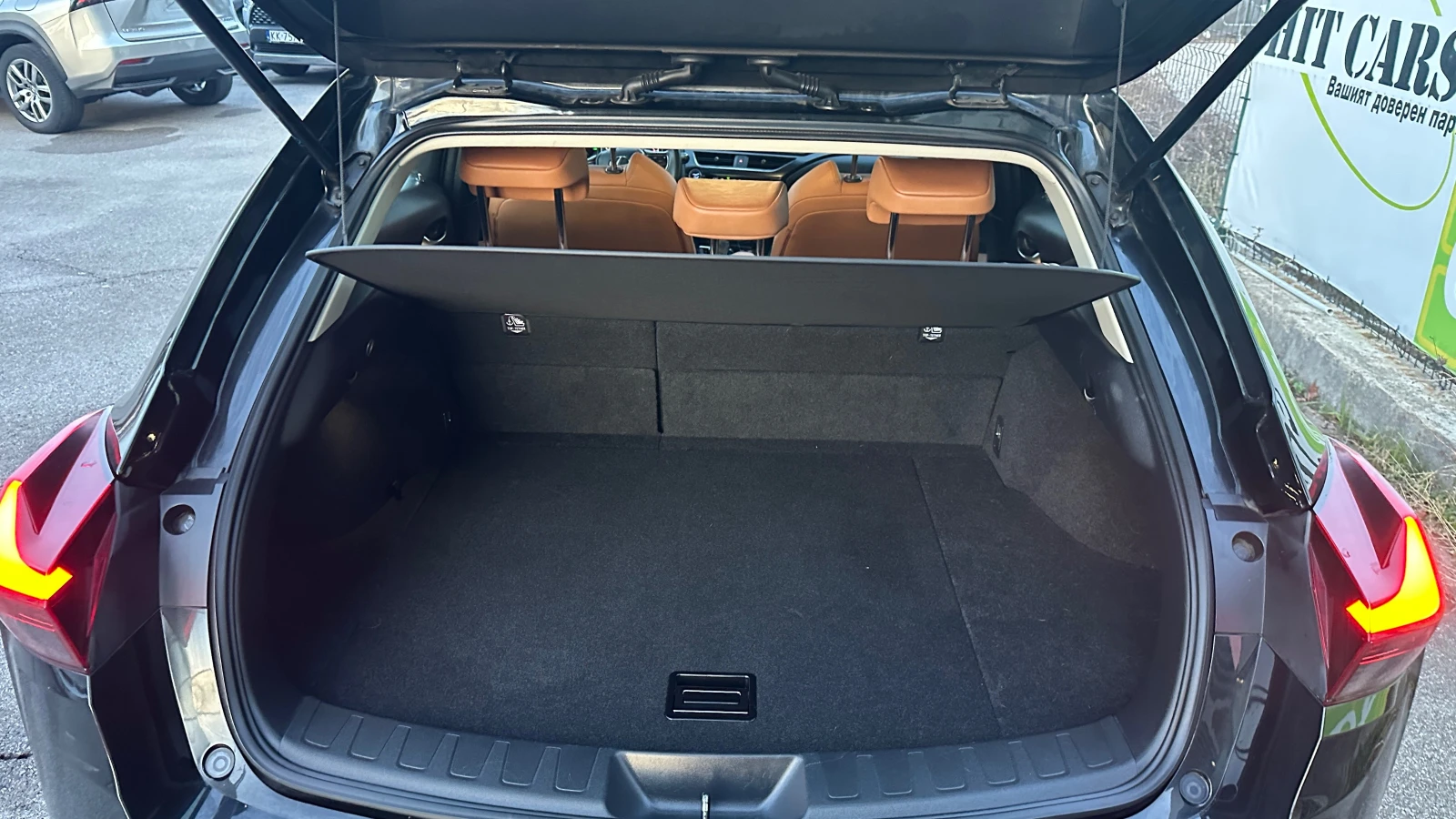 Lexus UX 250h Executive Plus Гаранция - изображение 10