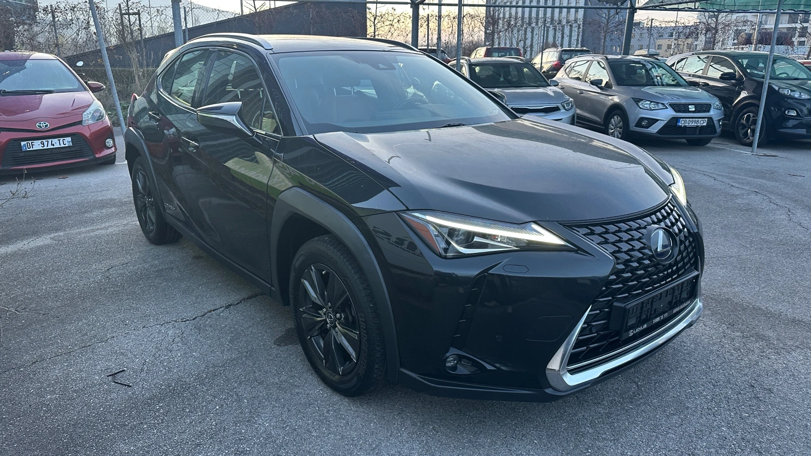 Lexus UX 250h Executive Plus Гаранция - изображение 2