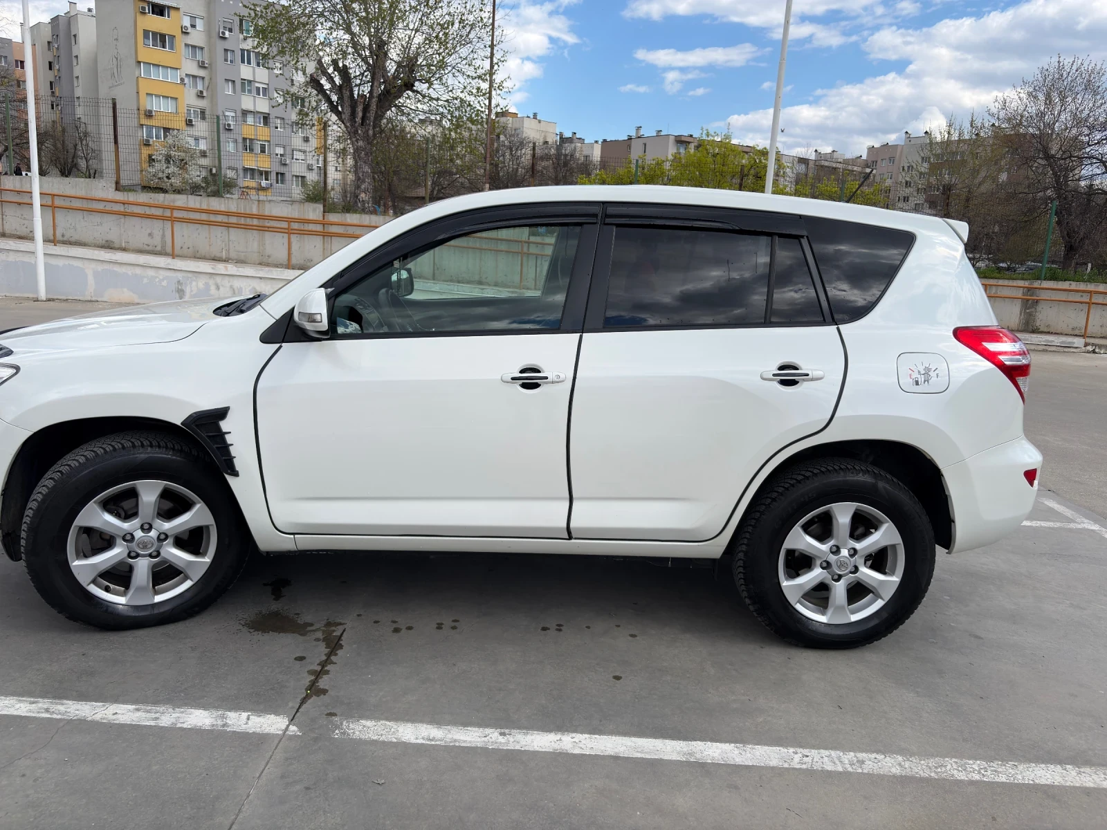 Toyota Rav4, снимка 4 - Автомобили и джипове - 54014027