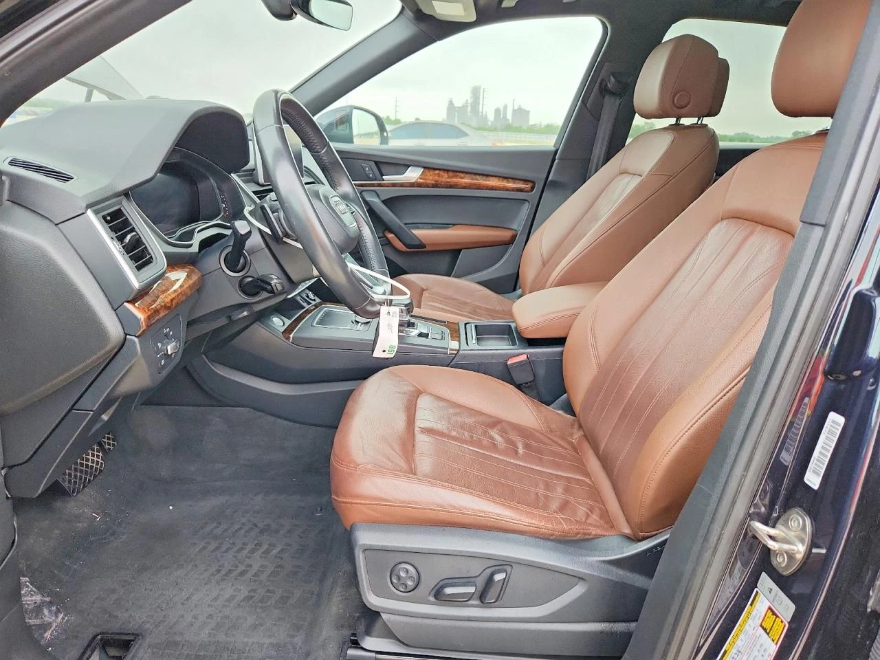 Audi Q5 2.0l Premium Plus, снимка 7 - Автомобили и джипове - 54743704