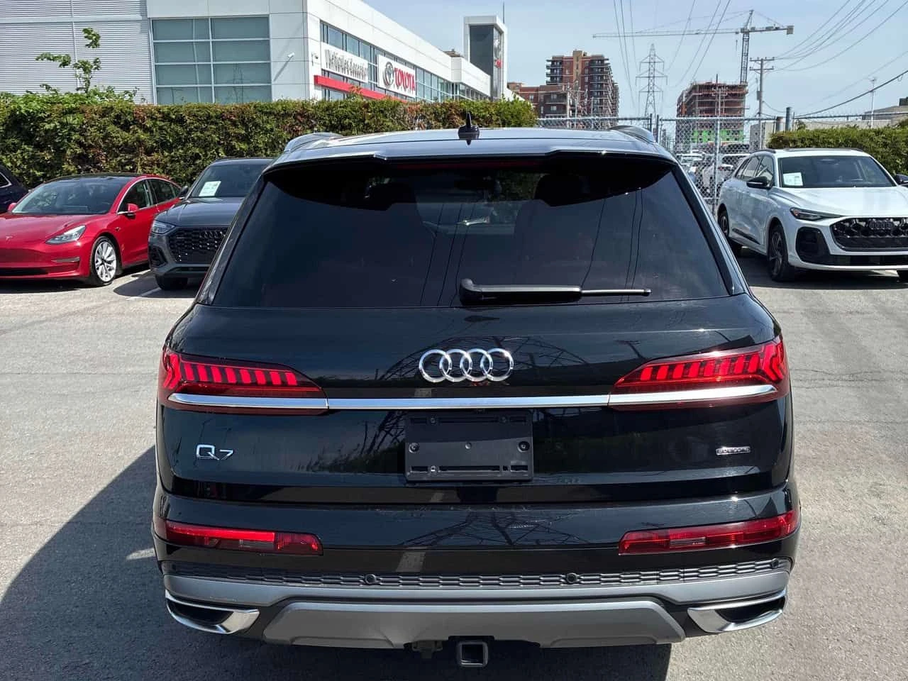 Audi Q7 * ОБДУХВАНЕ * ПАНОРАМА * 2 КЛЮЧА * CARFAX * , снимка 4 - Автомобили и джипове - 54784294