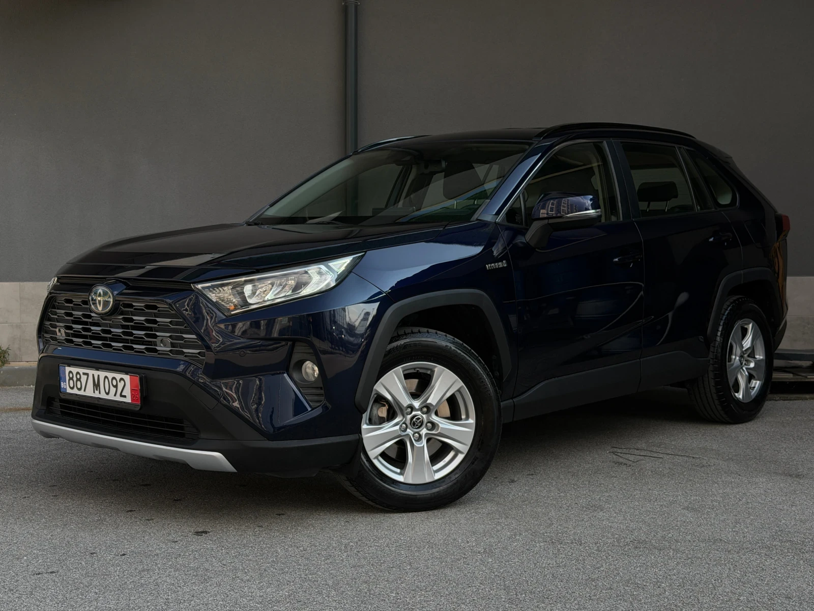 Toyota Rav4 Върнат от лизинг // ГАРАНЦИОННА до 2029г.