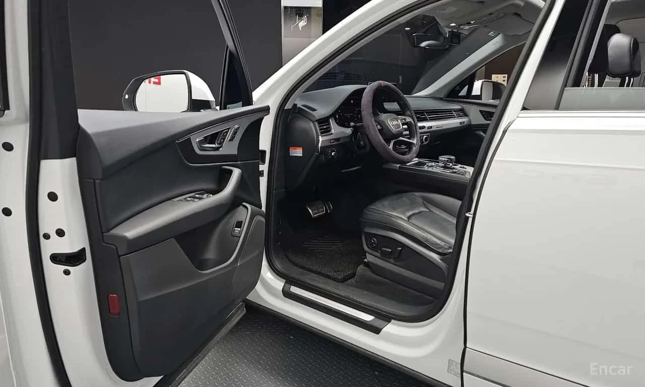 Audi Q7 * 45 TFSI Quattro * , снимка 10 - Автомобили и джипове - 56736616