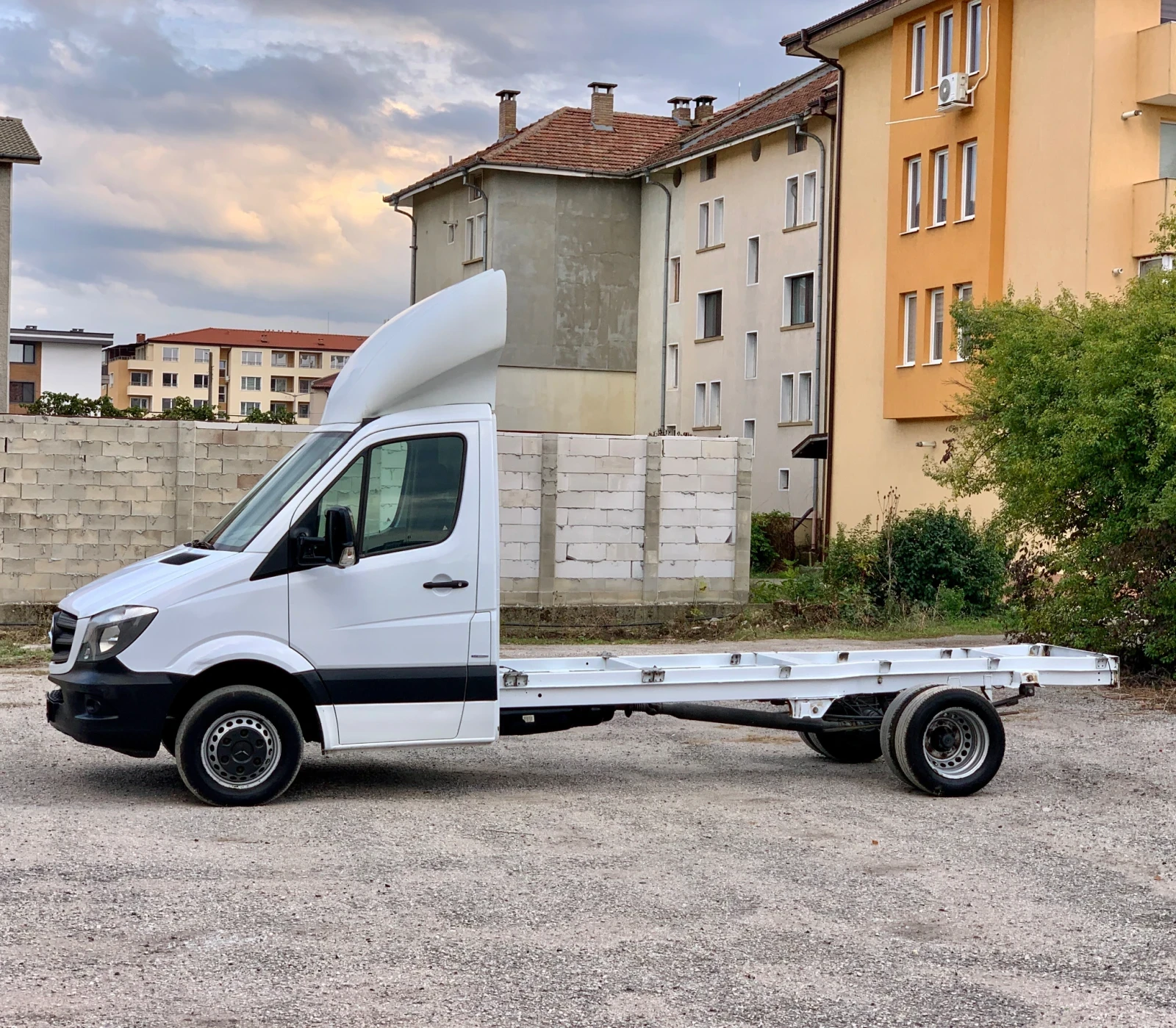 Mercedes-Benz Sprinter 4.30м. МЕЖДУОСИЕ* EURO 6* FACELIFT* ТОП СЪСТОЯНИЕ, снимка 3 - Бусове и автобуси - 54773675