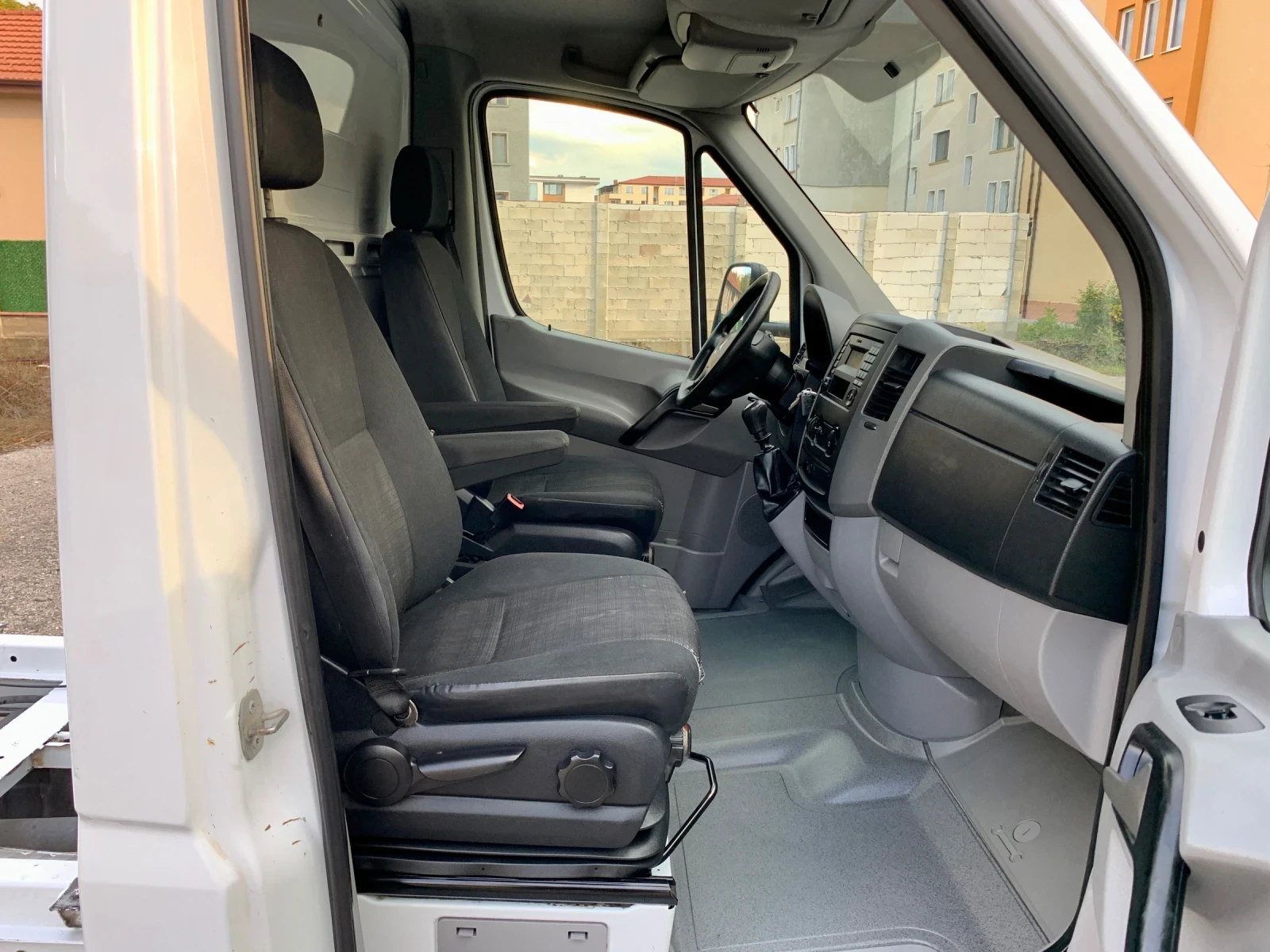 Mercedes-Benz Sprinter 4.30м. МЕЖДУОСИЕ* EURO 6* FACELIFT* ТОП СЪСТОЯНИЕ, снимка 14 - Бусове и автобуси - 54773675
