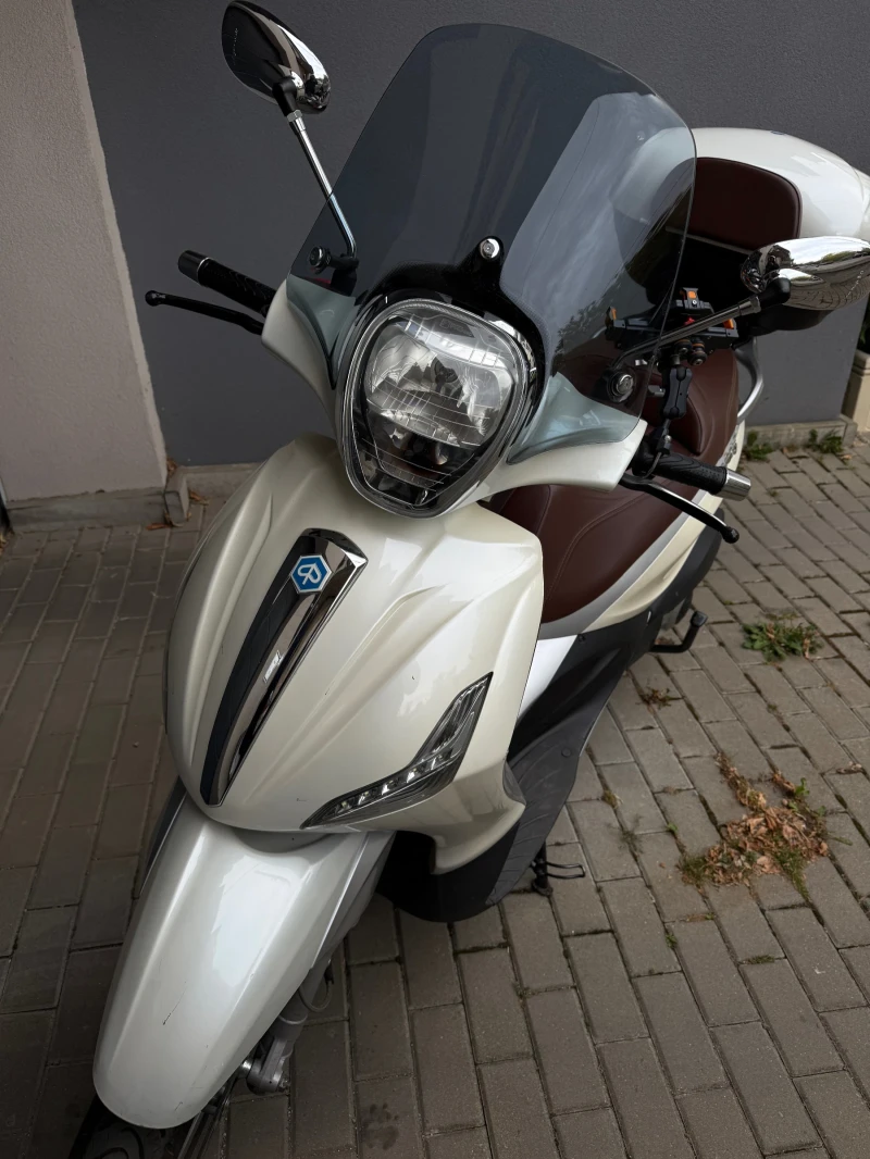 Piaggio Beverly 300 i, снимка 11 - Мотоциклети и мототехника - 52427379