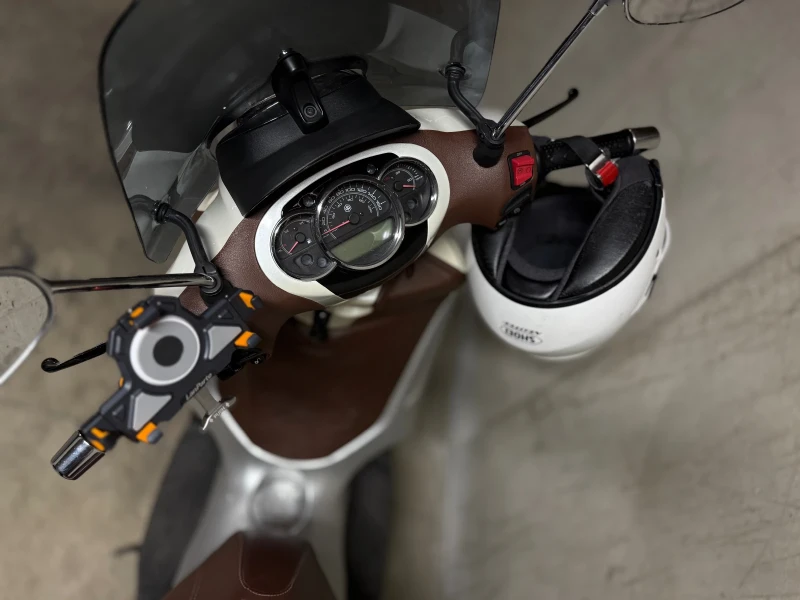 Piaggio Beverly 300 i, снимка 4 - Мотоциклети и мототехника - 52427379