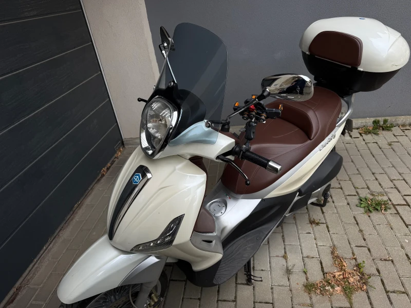 Piaggio Beverly 300 i, снимка 2 - Мотоциклети и мототехника - 52427379