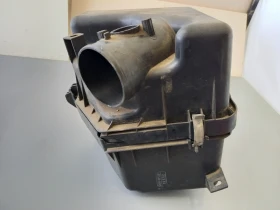 Кутия въздушен филтър Тойота Рав4 2.2д (ч)