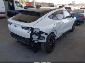 Ford Mustang Mach-E Premium, снимка 4