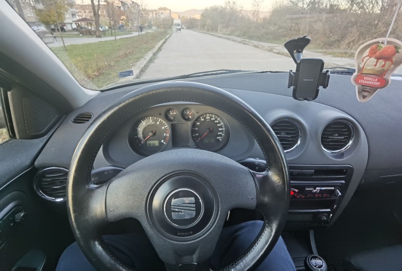Seat Ibiza -Газ, снимка 6 - Автомобили и джипове - 45281453