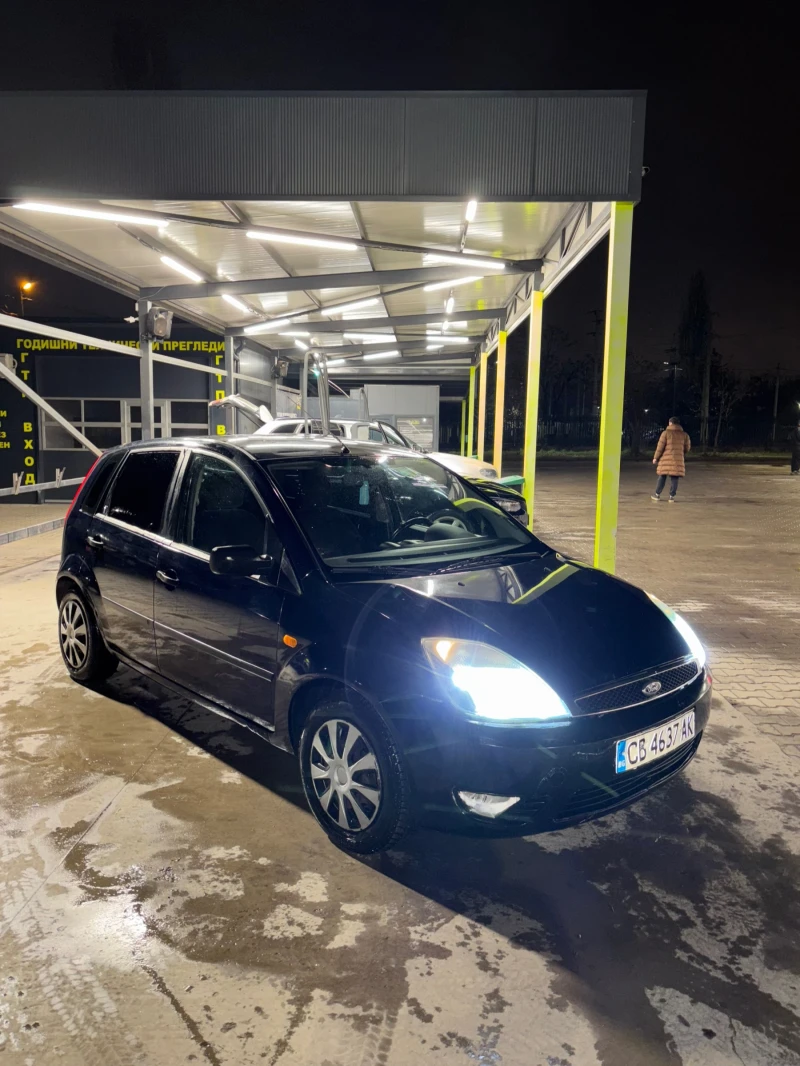 Ford Fiesta, снимка 1 - Автомобили и джипове - 48242738