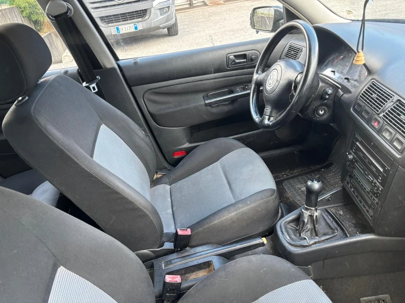 VW Golf 1.9TDI, 101кс, 04г.БЕЗ РЪЖДИ-Италия, снимка 5 - Автомобили и джипове - 52648489