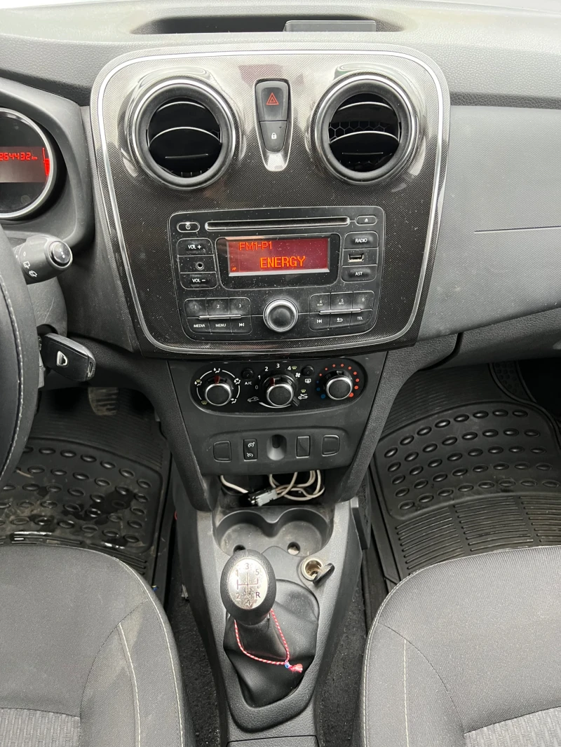 Dacia Logan * 1.0SCe* 73hp* КЛИМАТИК* ГАЗ* , снимка 10 - Автомобили и джипове - 52707850